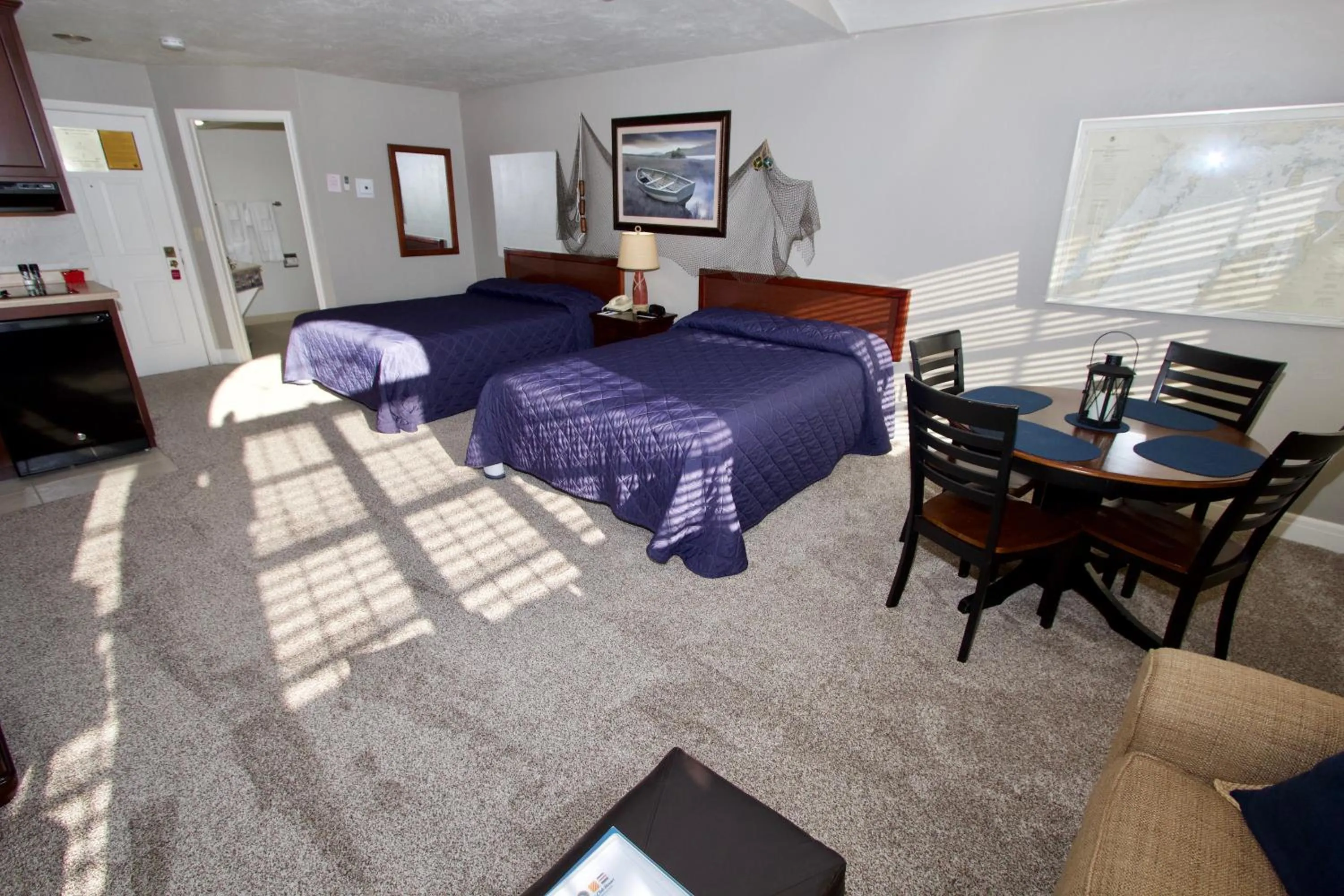 Photo of the whole room, Bed in Baileys Harbor Yacht Club Resort