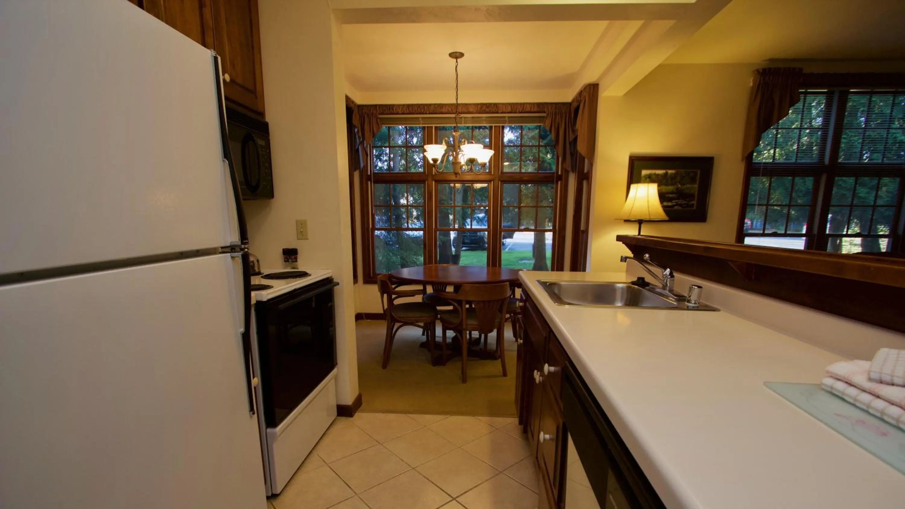 Kitchen or kitchenette in Baileys Harbor Yacht Club Resort