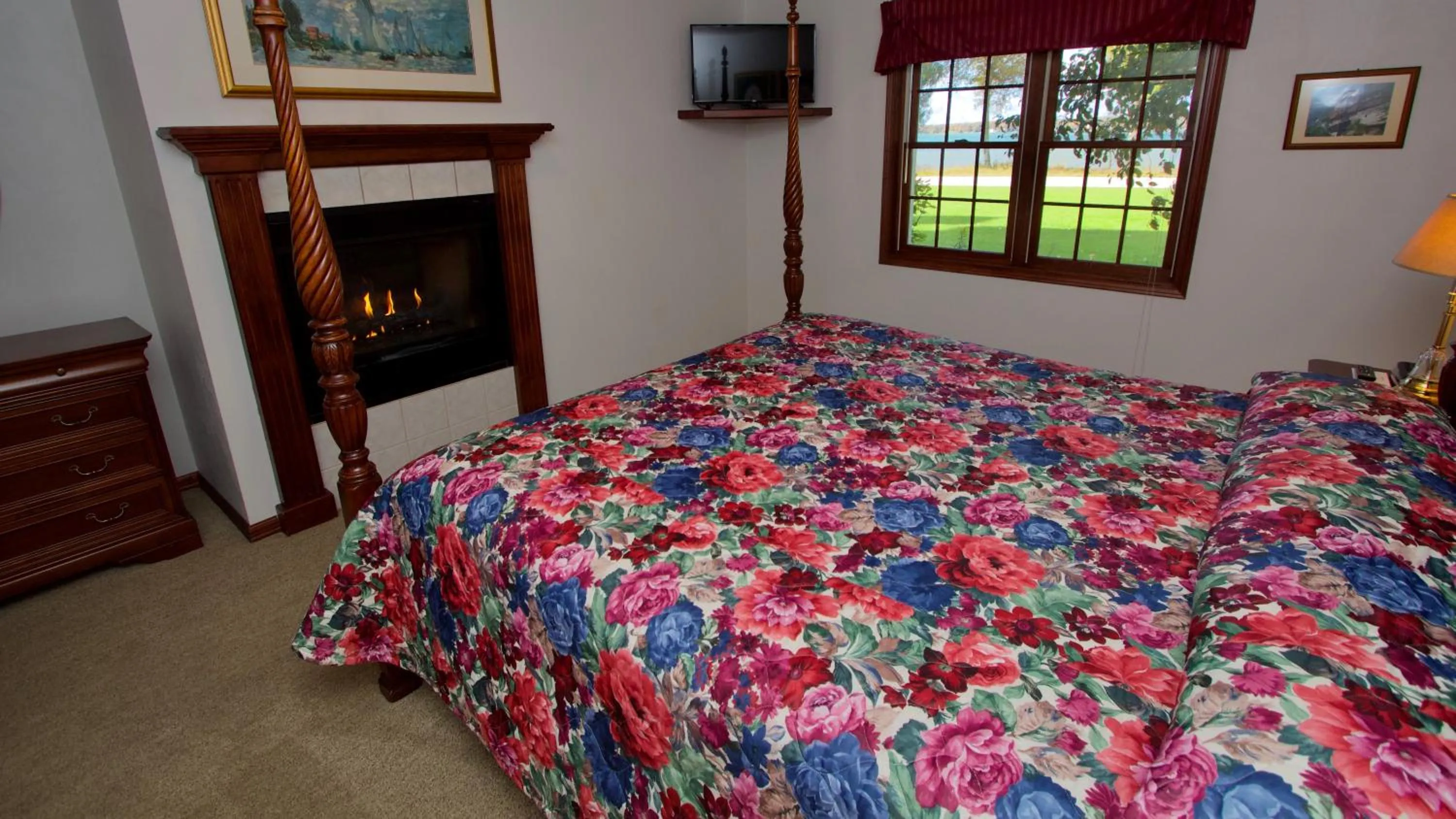 Bedroom, Bed in Baileys Harbor Yacht Club Resort