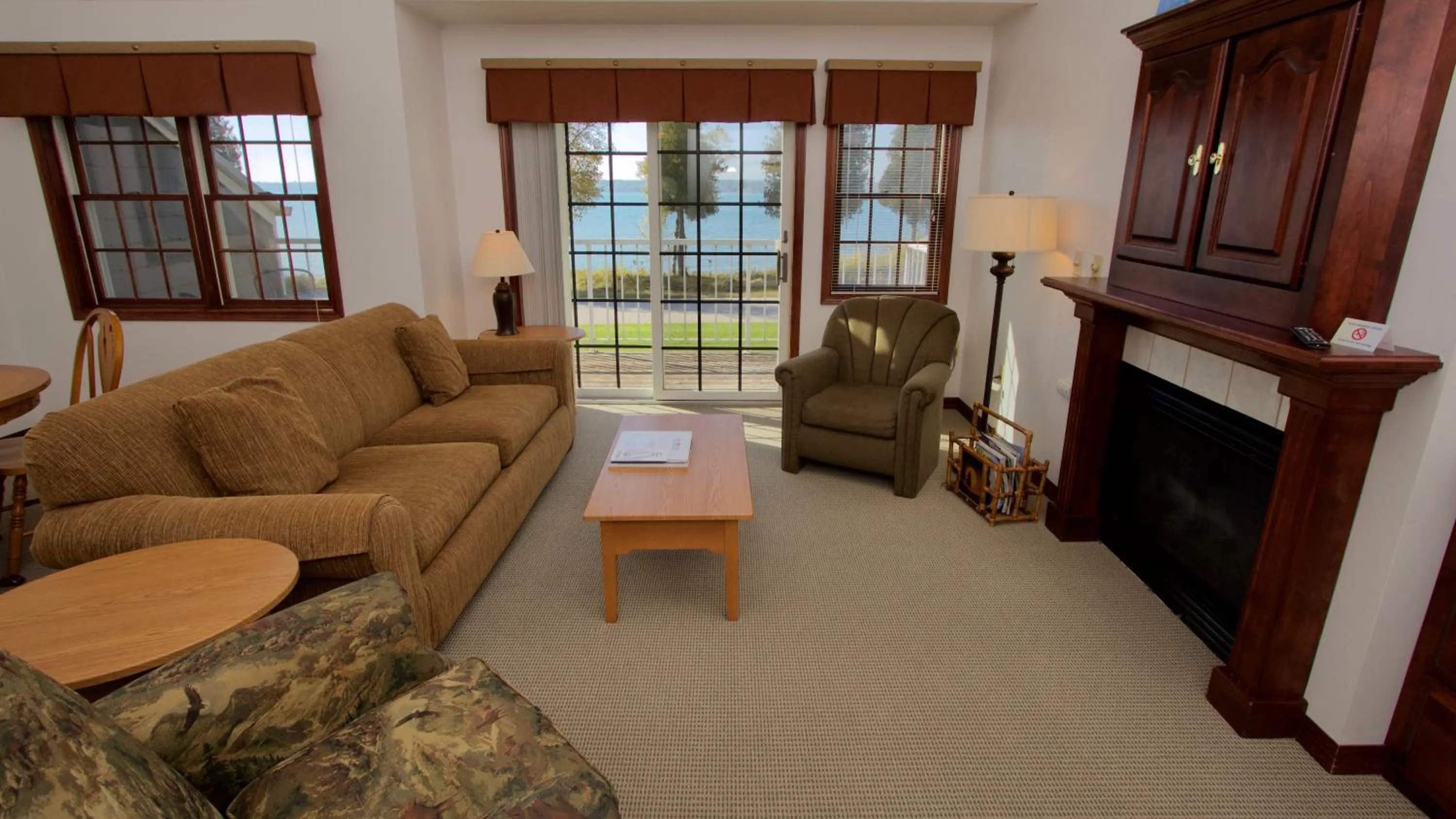 Living room in Baileys Harbor Yacht Club Resort
