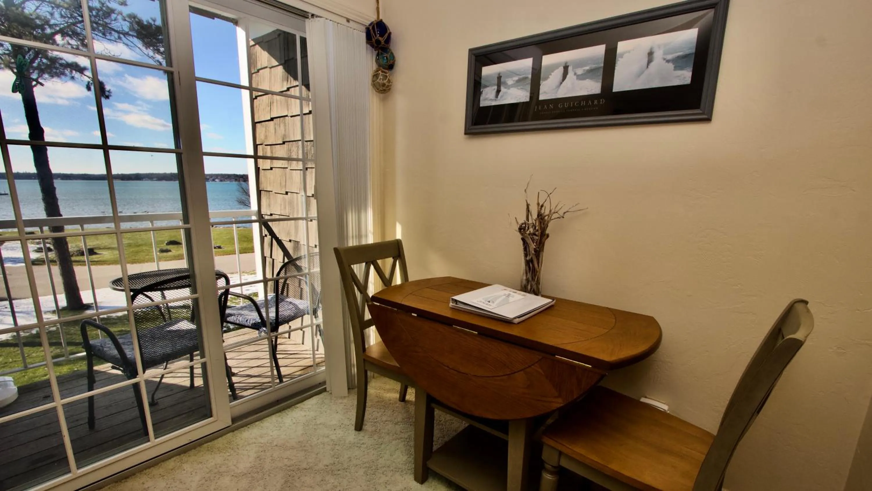 Dining area in Baileys Harbor Yacht Club Resort
