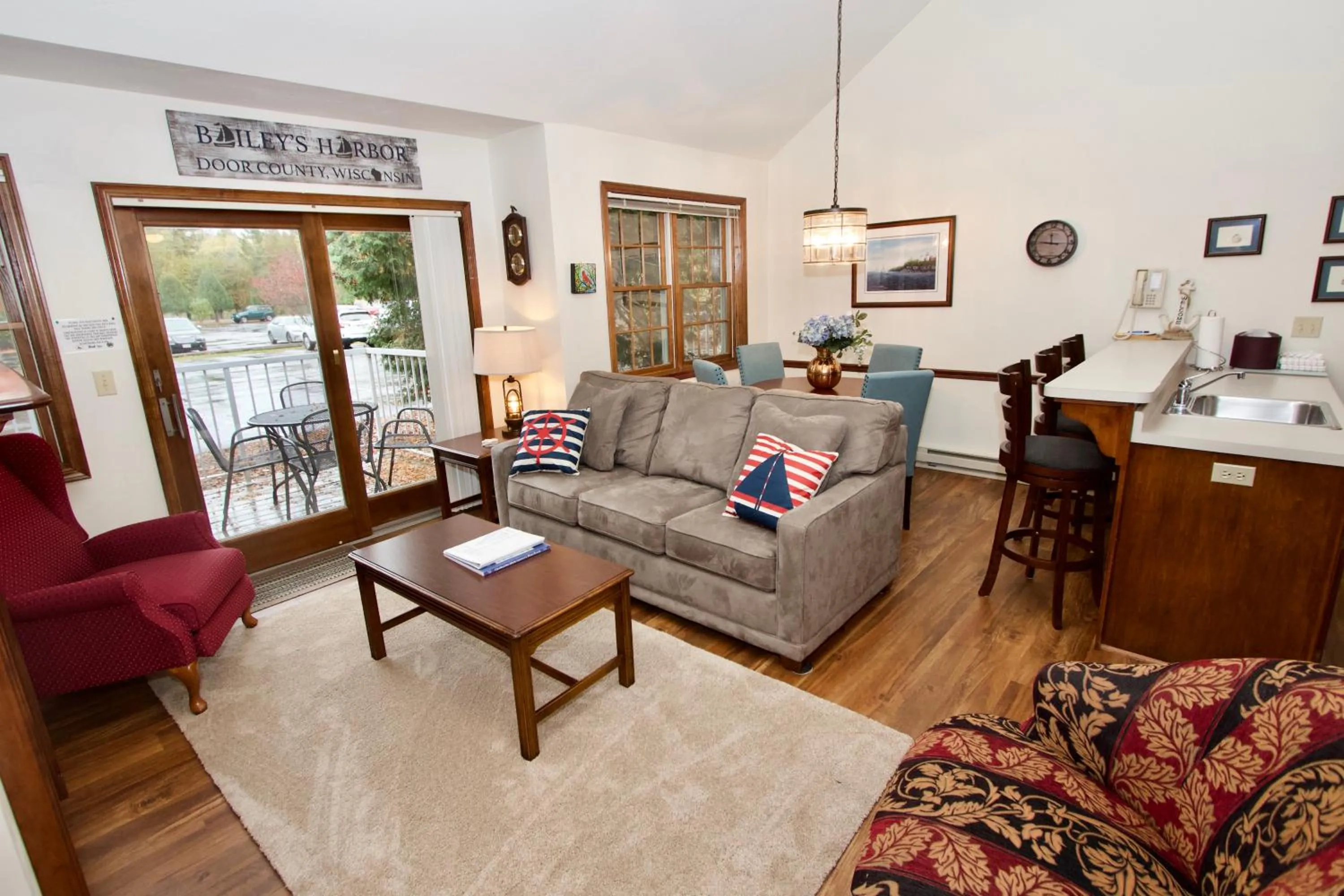 Living room in Baileys Harbor Yacht Club Resort