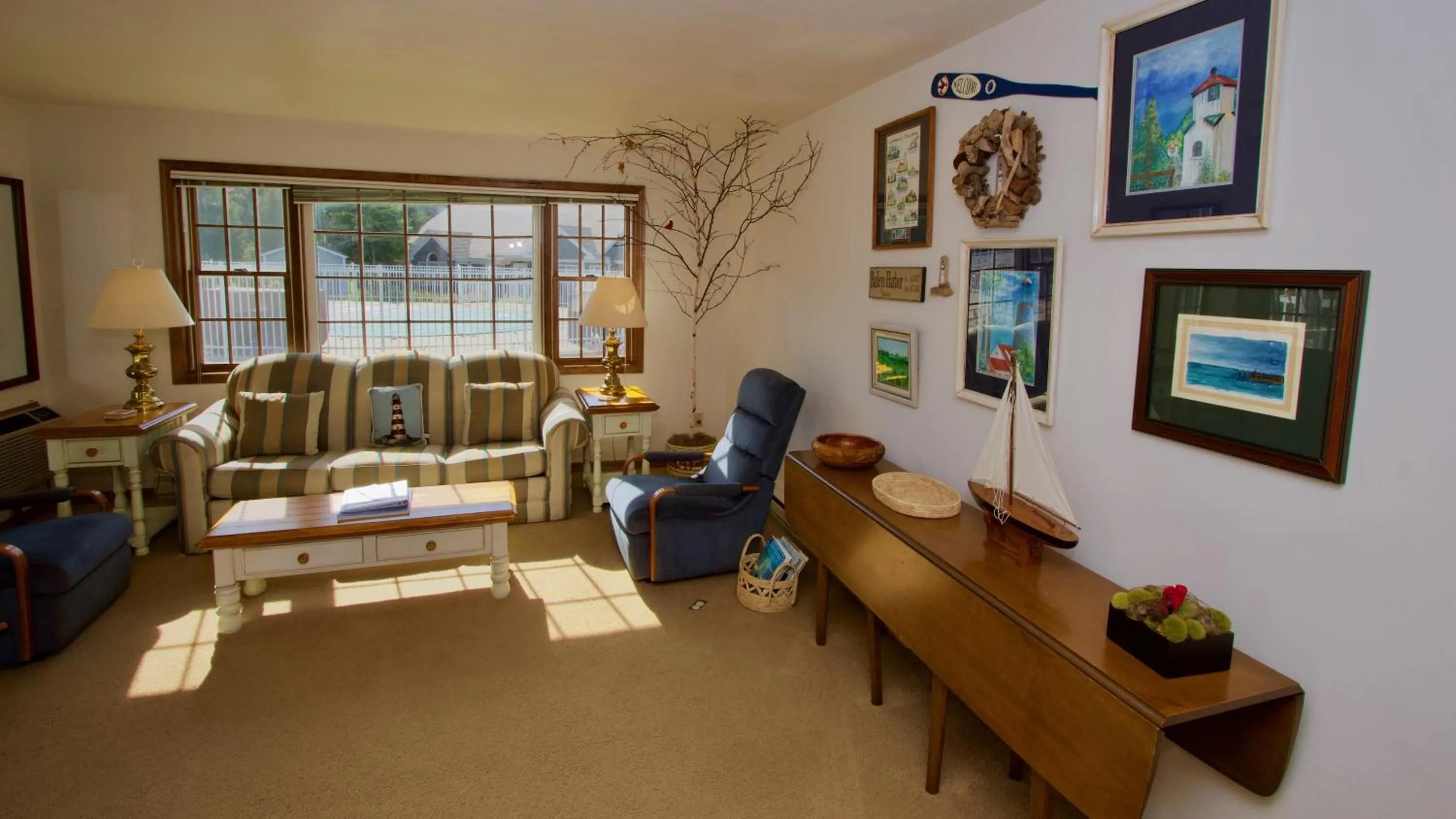 Living room in Baileys Harbor Yacht Club Resort