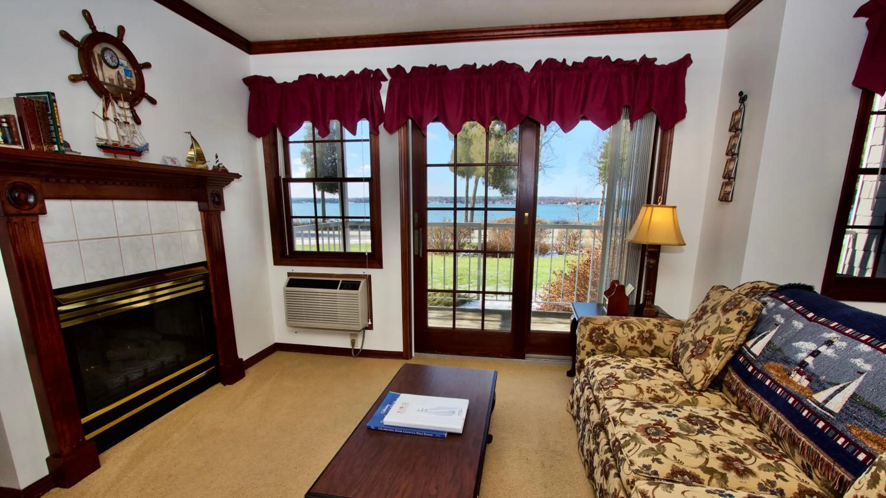 Living room in Baileys Harbor Yacht Club Resort