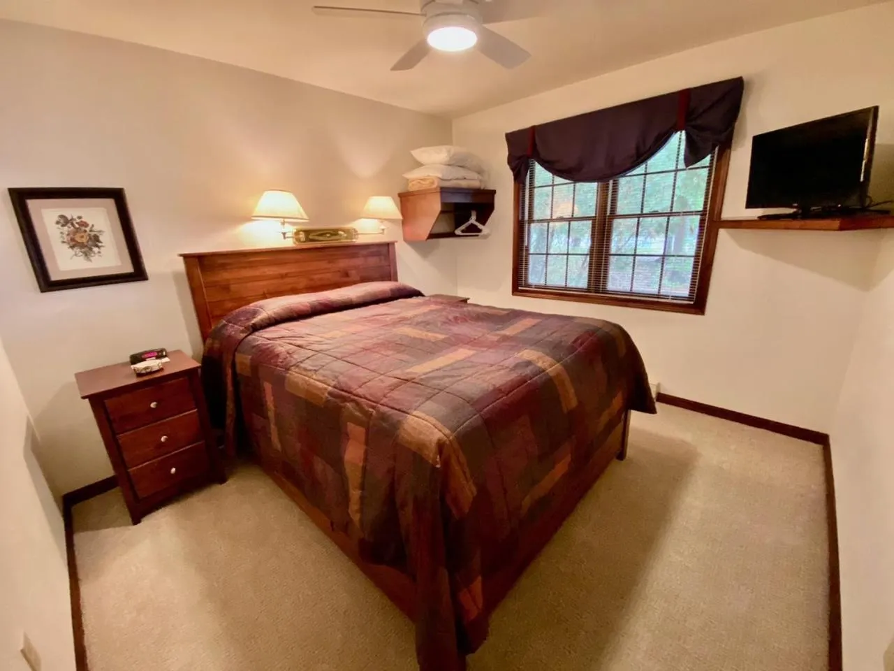 Bedroom, Bed in Baileys Harbor Yacht Club Resort