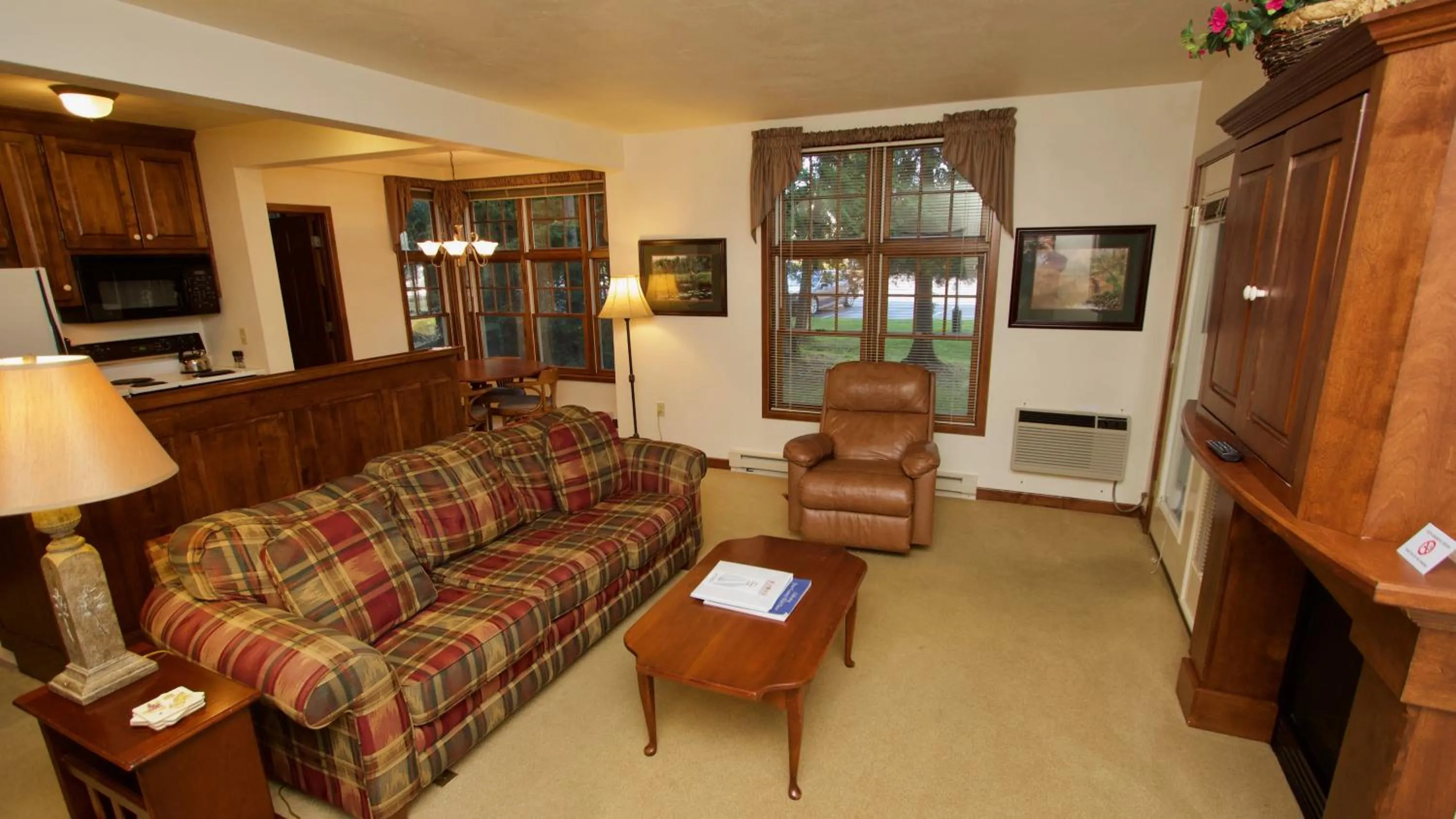 Living room in Baileys Harbor Yacht Club Resort