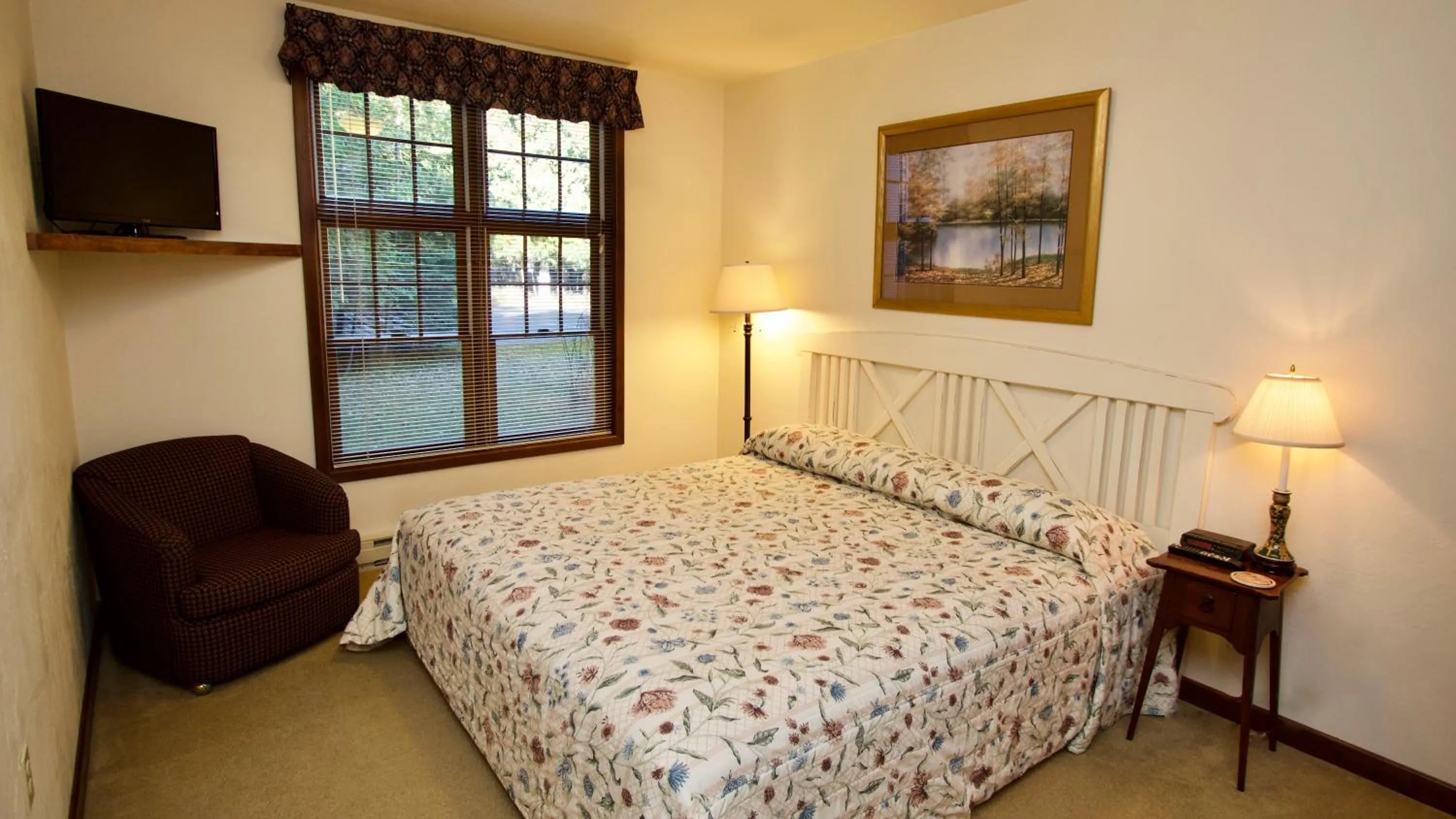 Bedroom, Bed in Baileys Harbor Yacht Club Resort