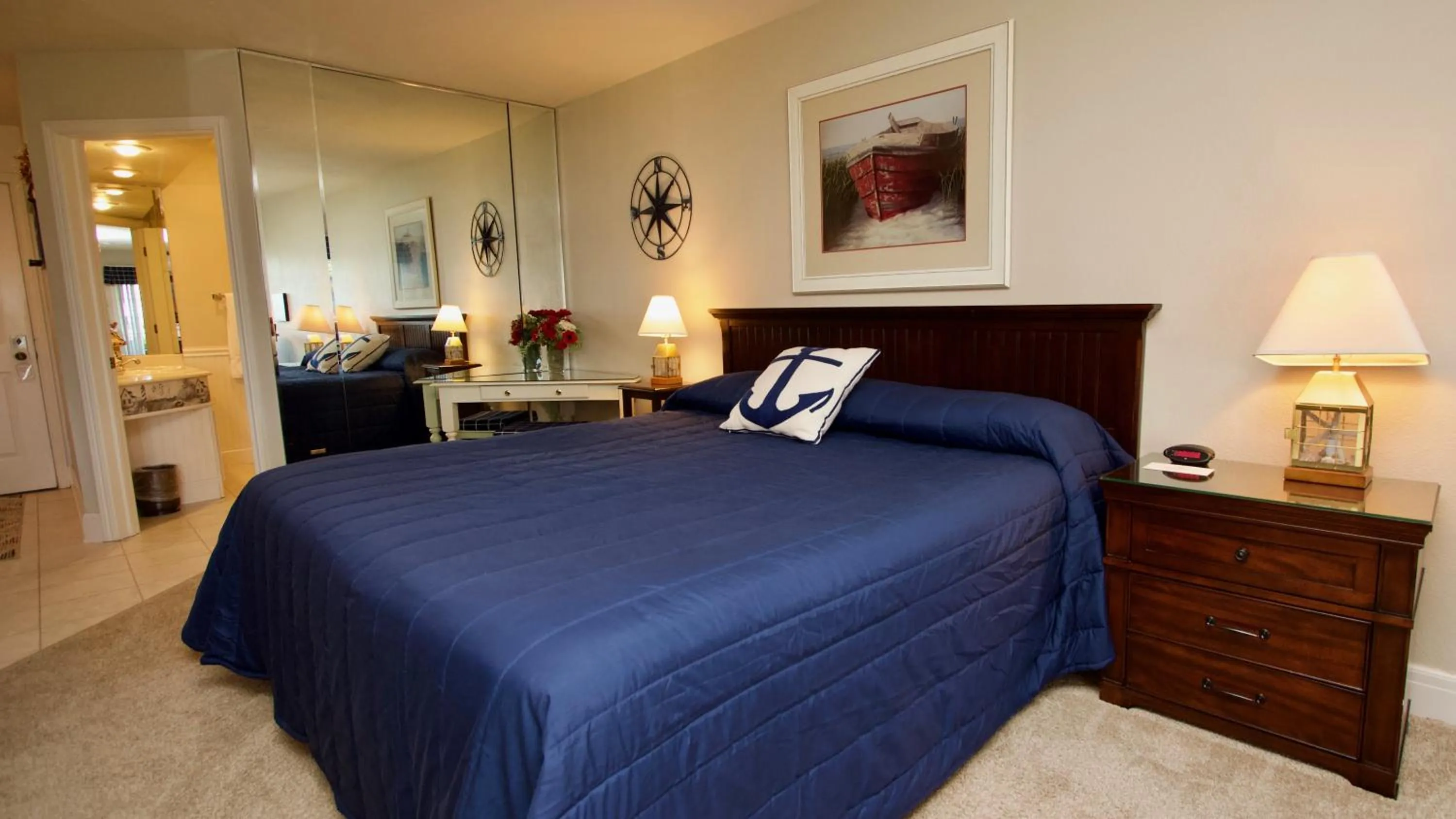Bed in Baileys Harbor Yacht Club Resort