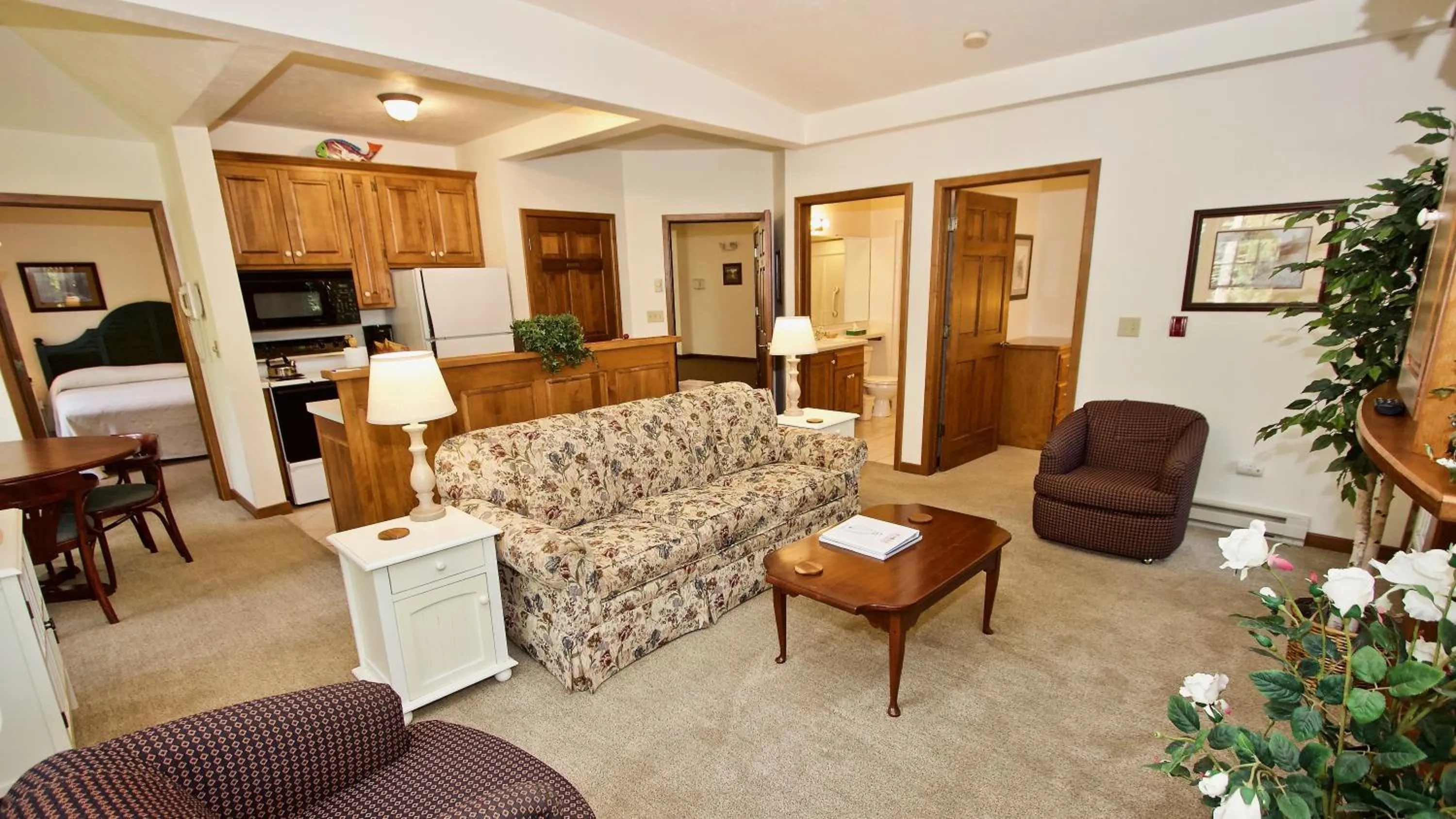 Living room in Baileys Harbor Yacht Club Resort
