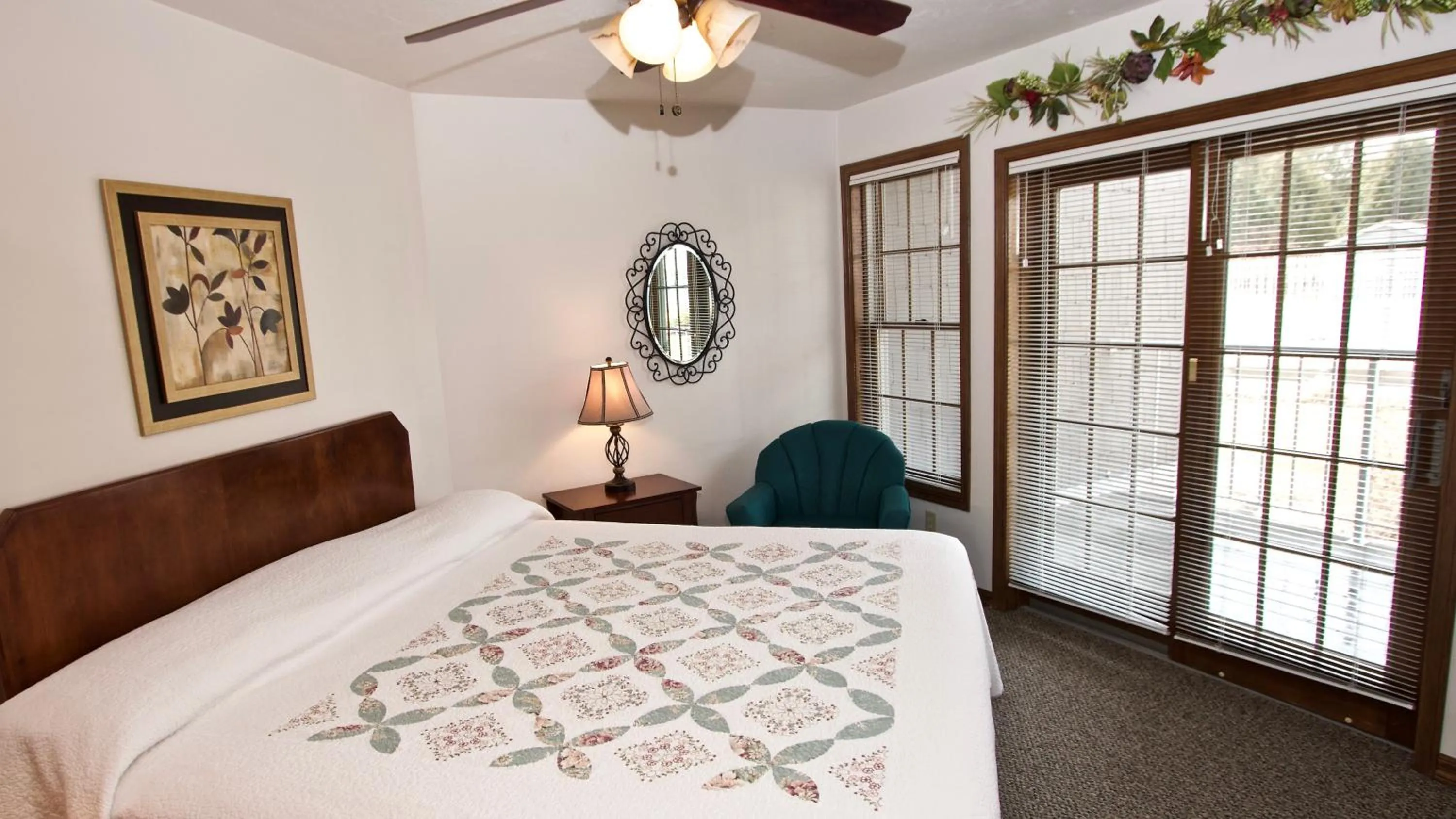 Bedroom, Bed in Baileys Harbor Yacht Club Resort
