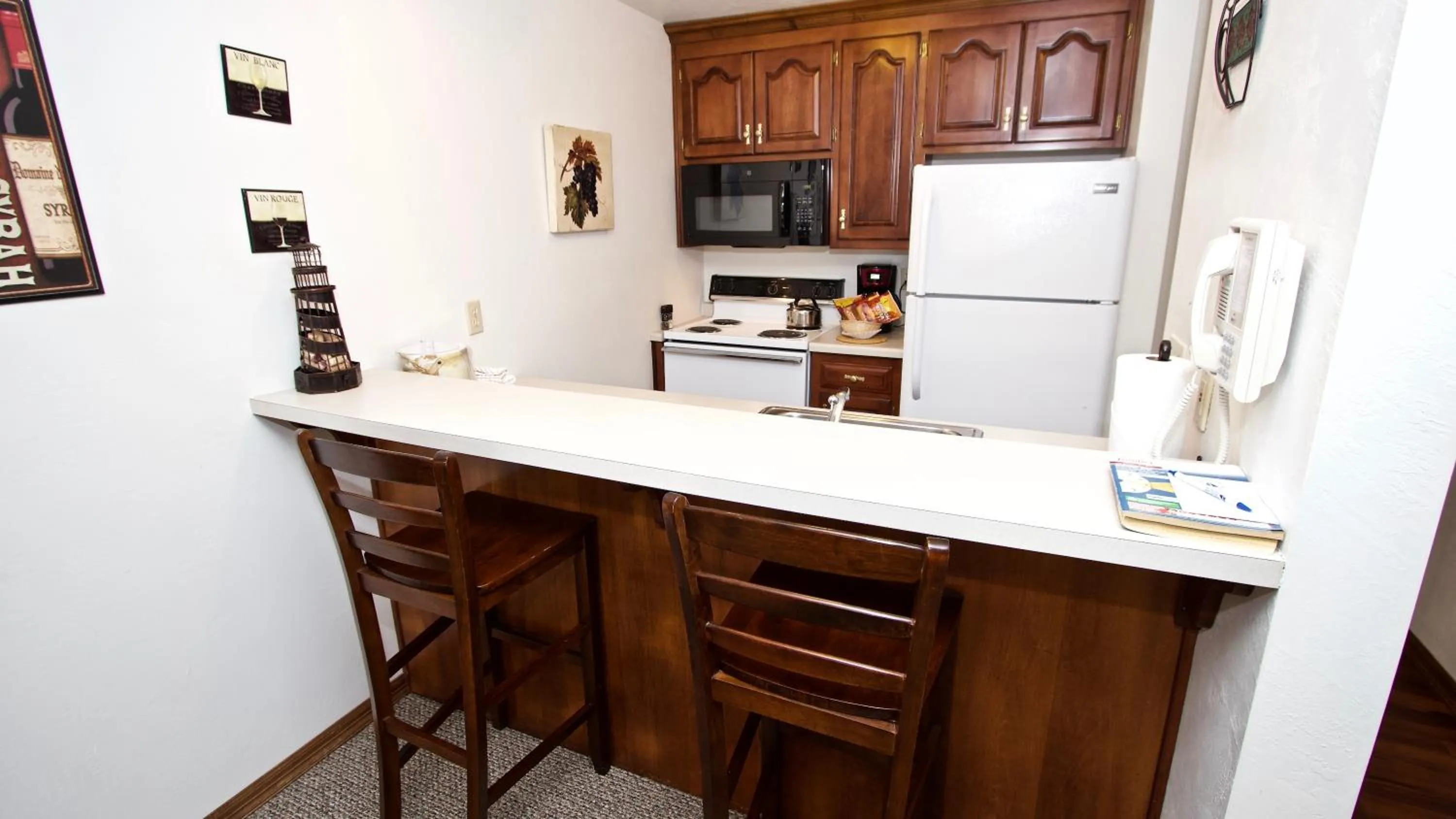 Kitchen or kitchenette in Baileys Harbor Yacht Club Resort
