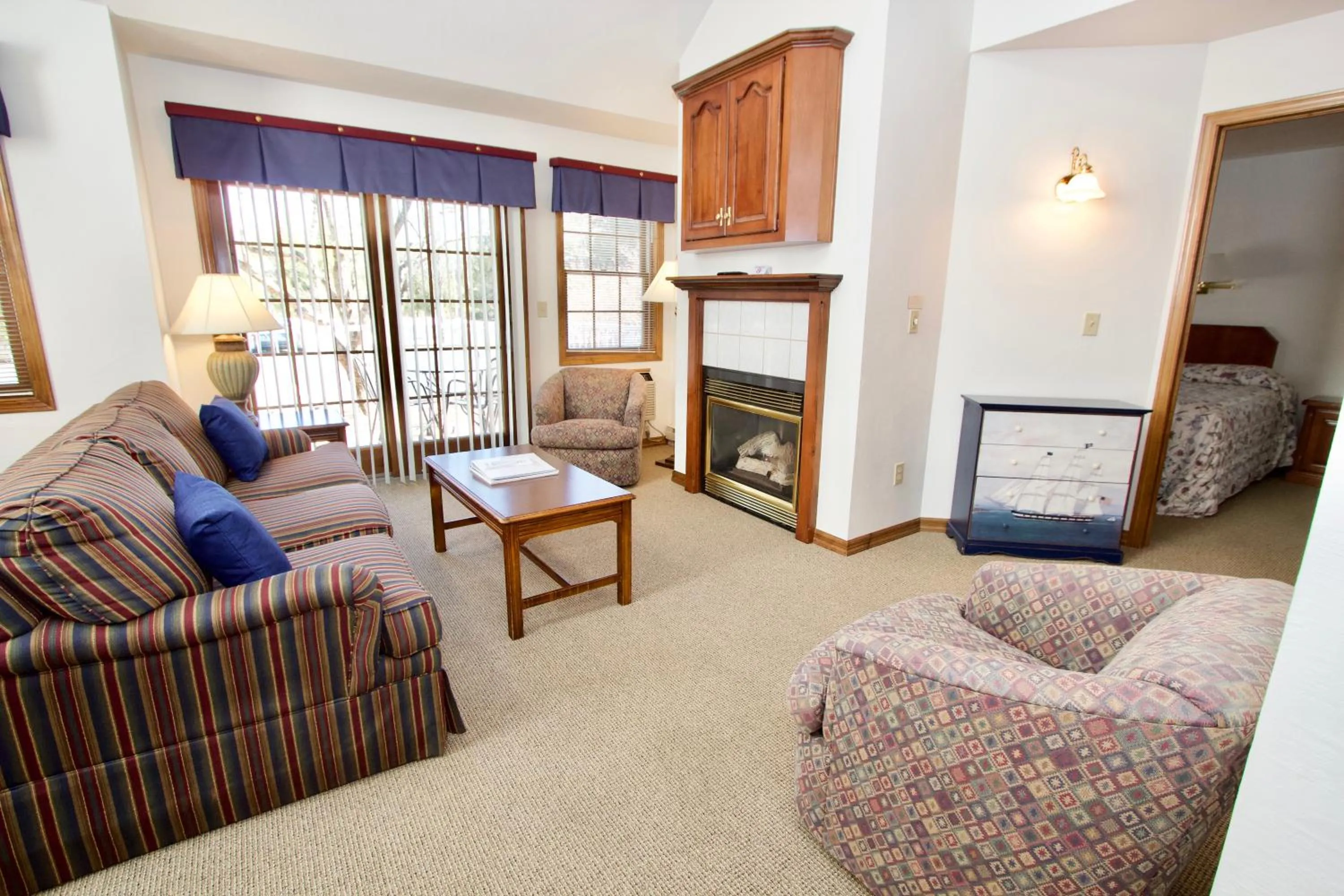 Living room in Baileys Harbor Yacht Club Resort