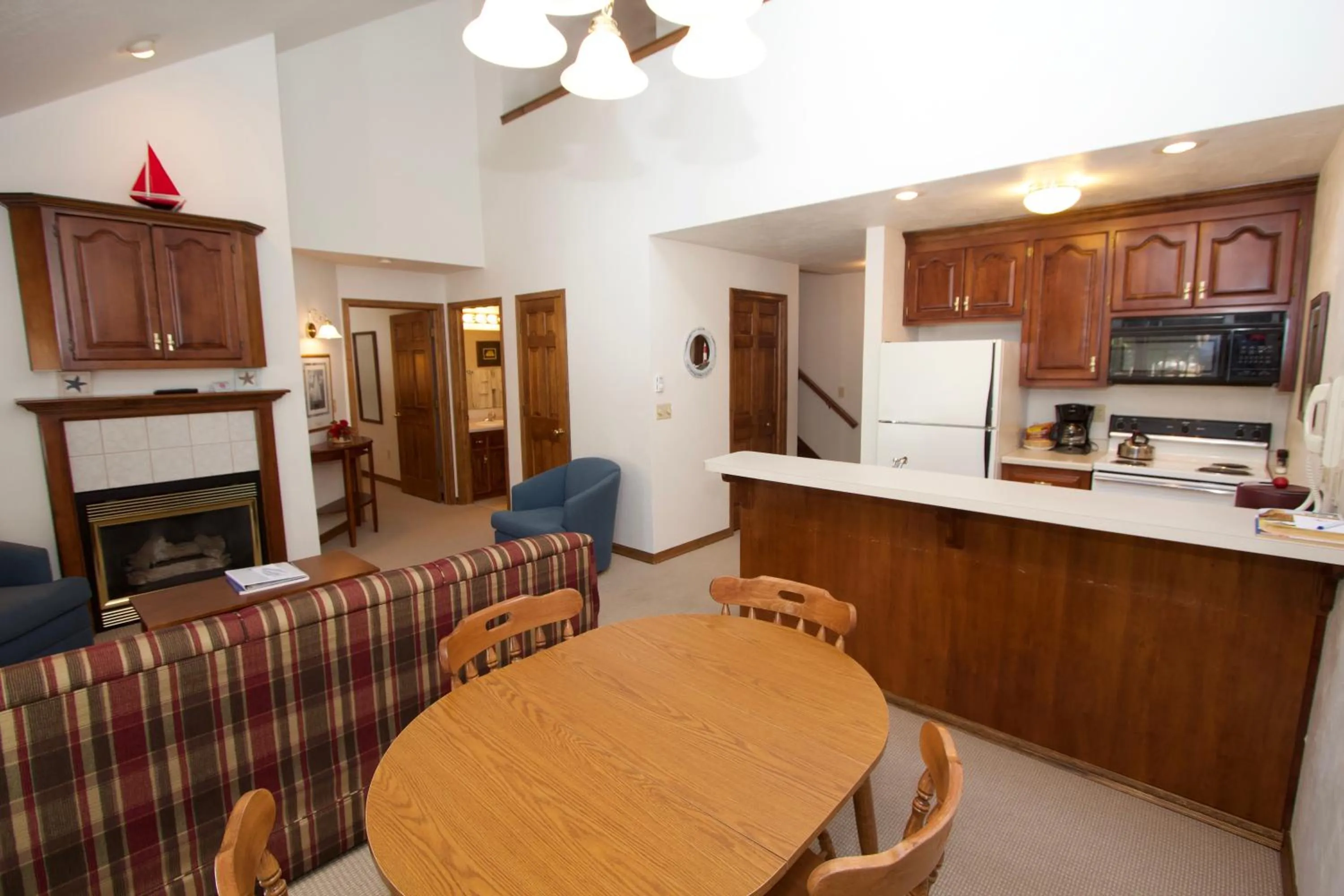 Kitchen or kitchenette in Baileys Harbor Yacht Club Resort