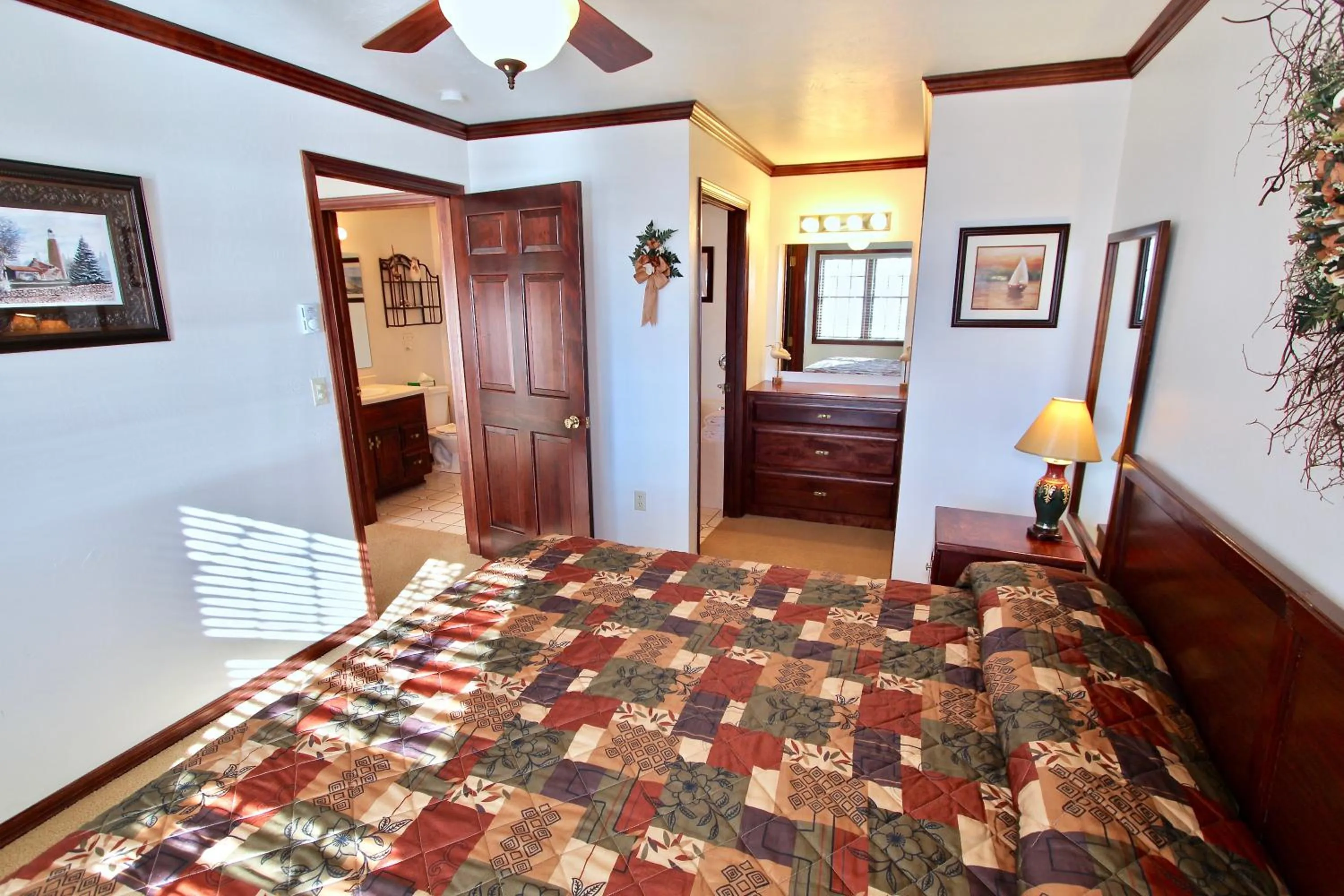 Bedroom, Bed in Baileys Harbor Yacht Club Resort