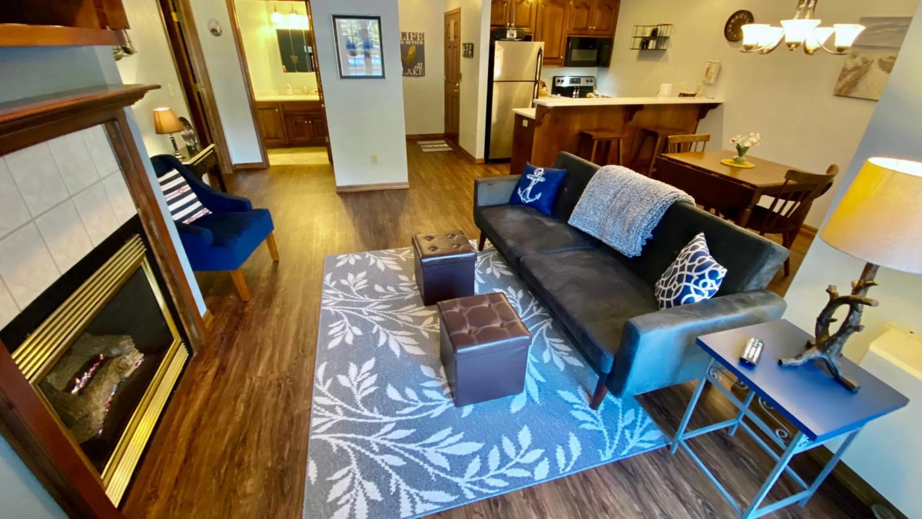 Living room in Baileys Harbor Yacht Club Resort