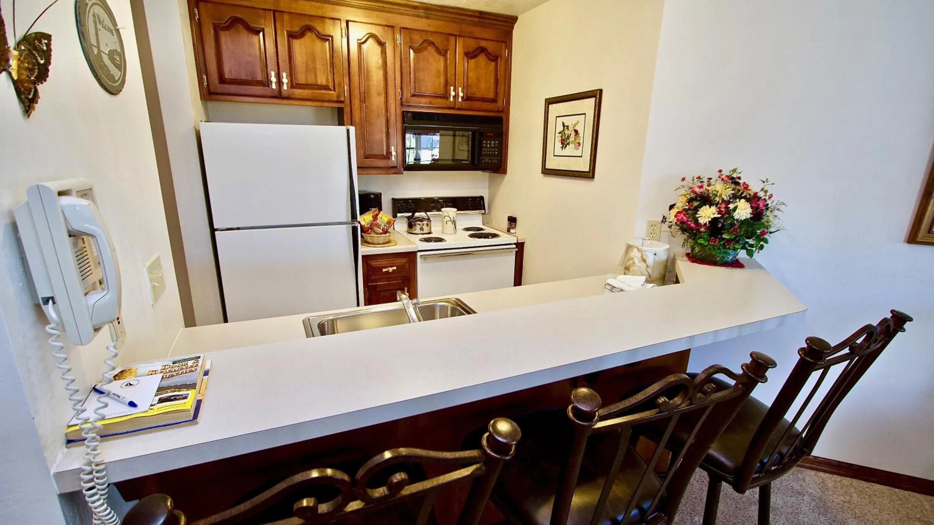 Kitchen or kitchenette in Baileys Harbor Yacht Club Resort
