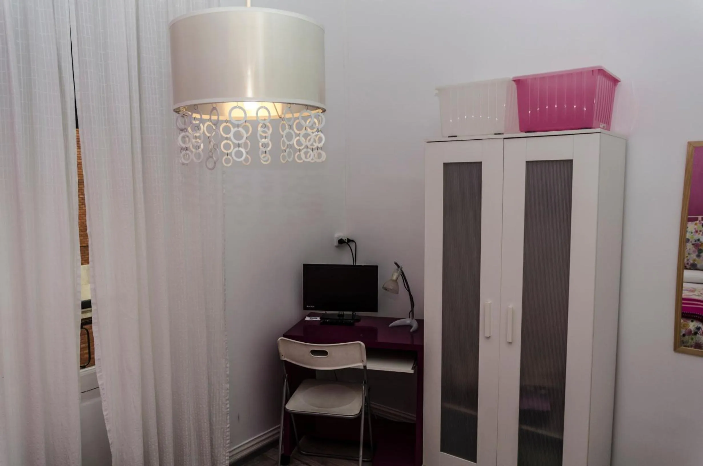 Photo of the whole room in Pensión Blanca B&B