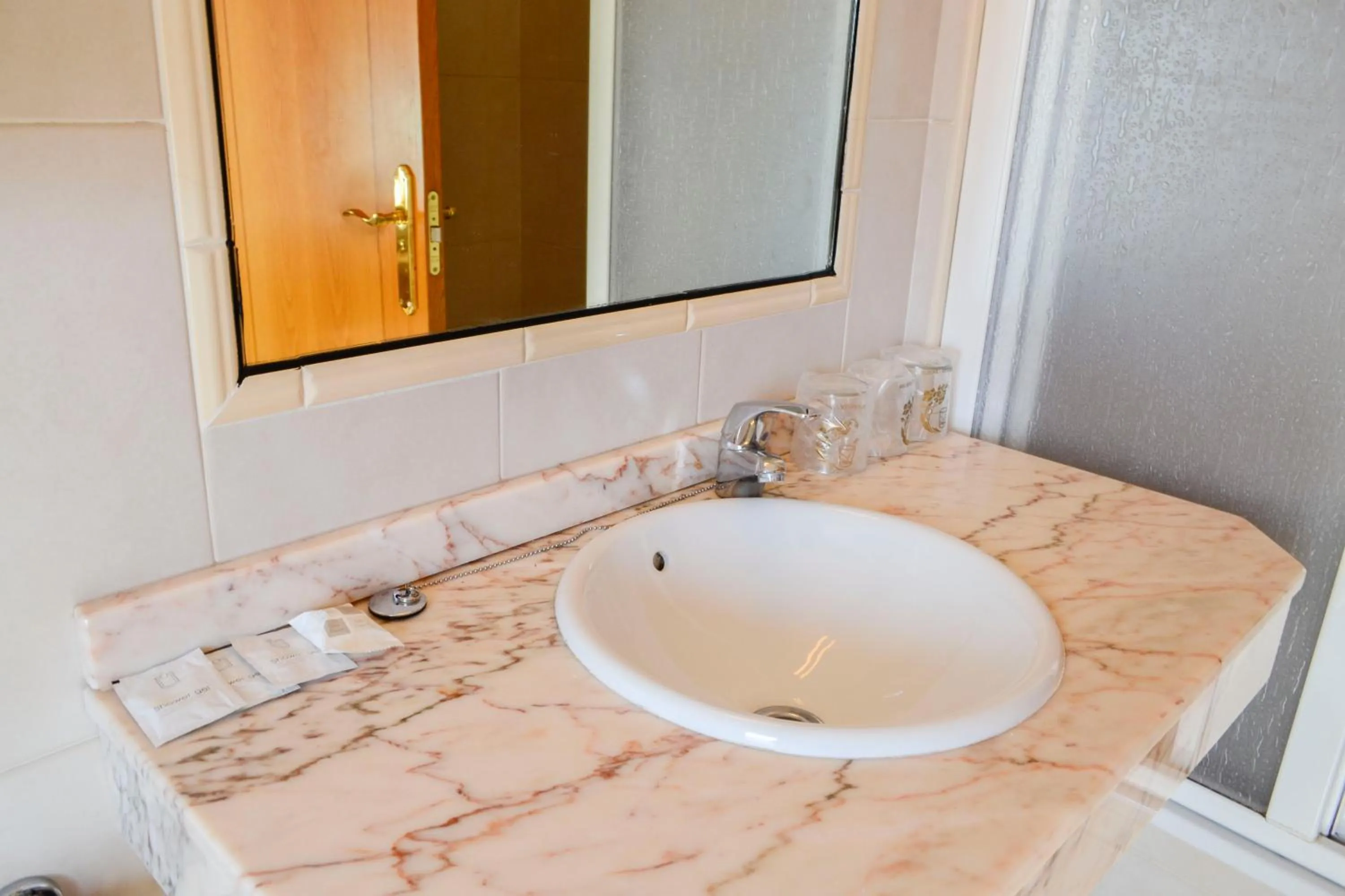 Bathroom in Alda Vía de la Plata Rooms