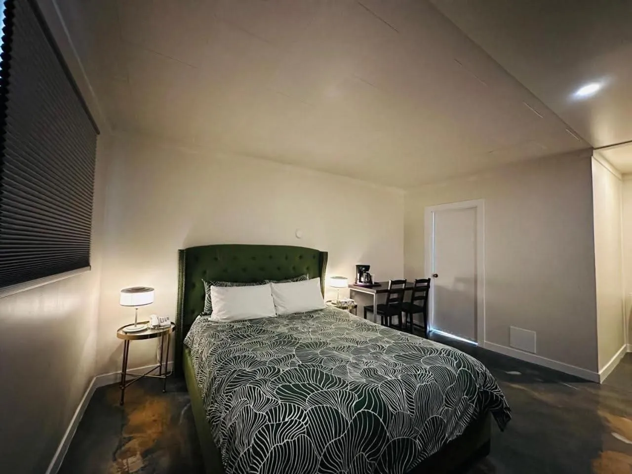 Bed in Sage Hills Motel