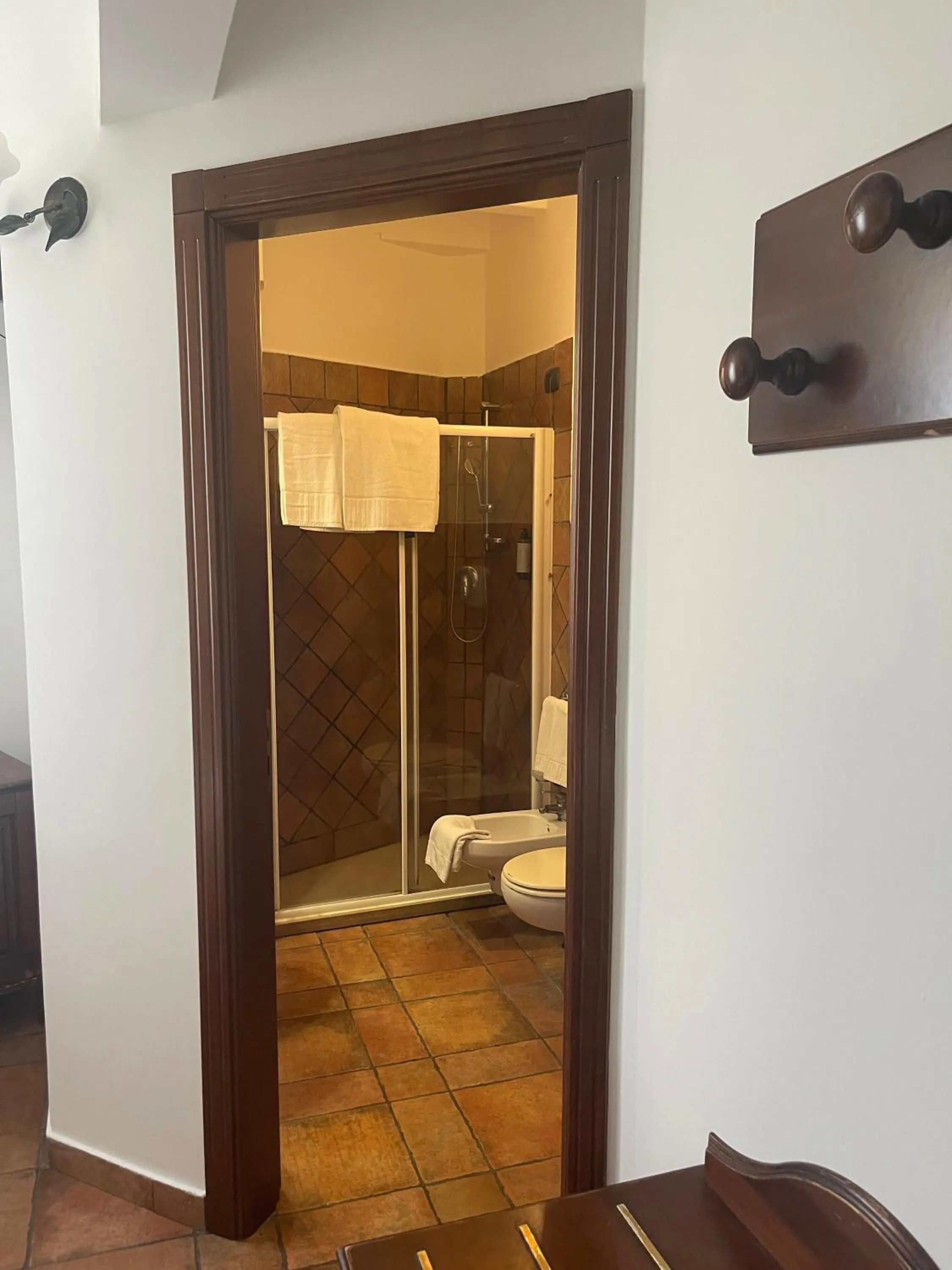 Shower in Hotel Capomulini 3 Stelle