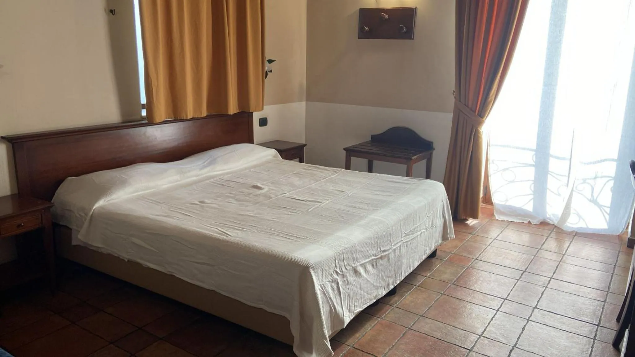 Bed in Hotel Capomulini 3 Stelle