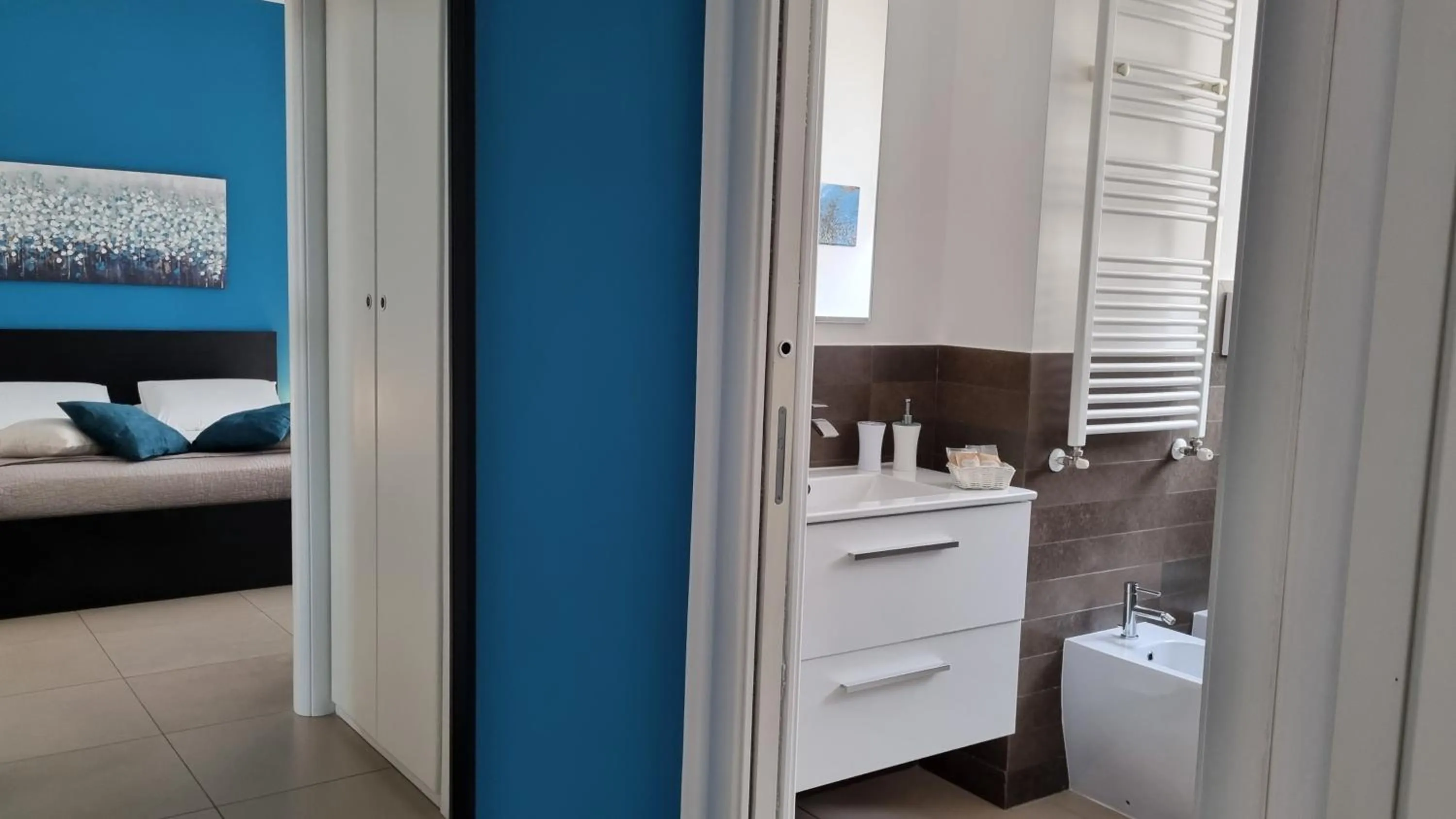 Bathroom, Bed in Location10