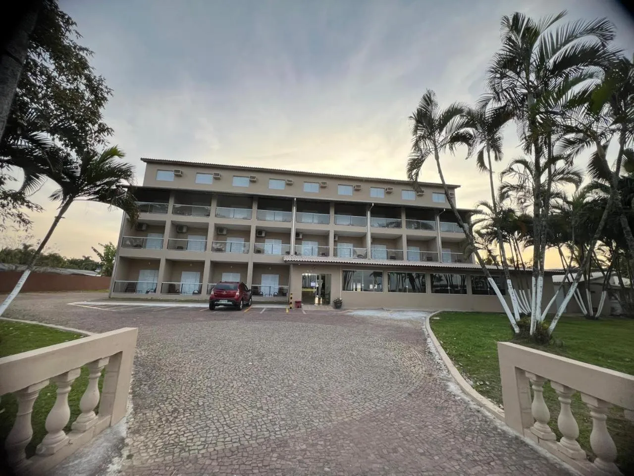 Property building in Leviv Praia Hotel