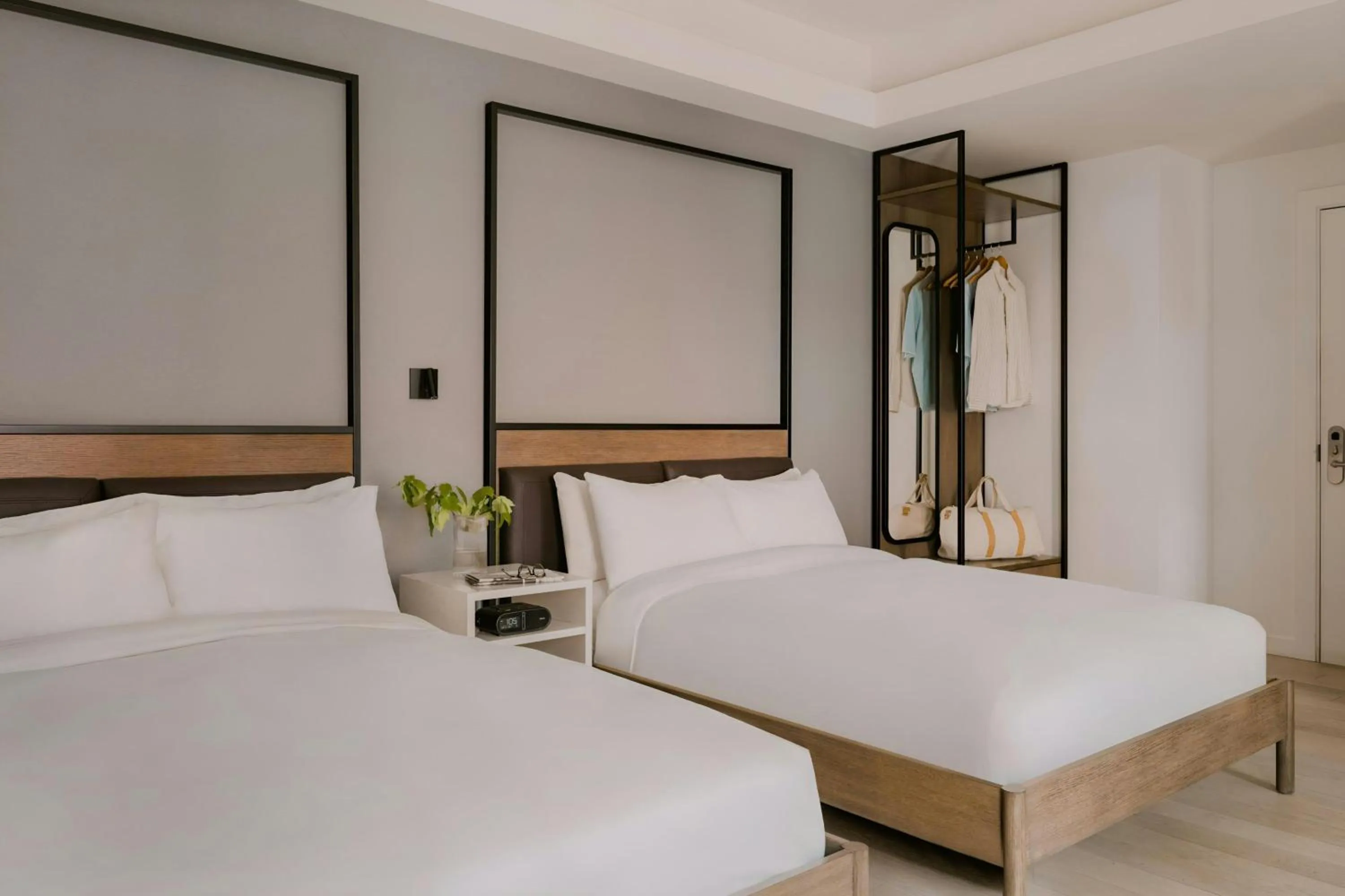 Bedroom, Bed in 907 Main Hotel Central Square, Sonder by Marriott Bonvoy