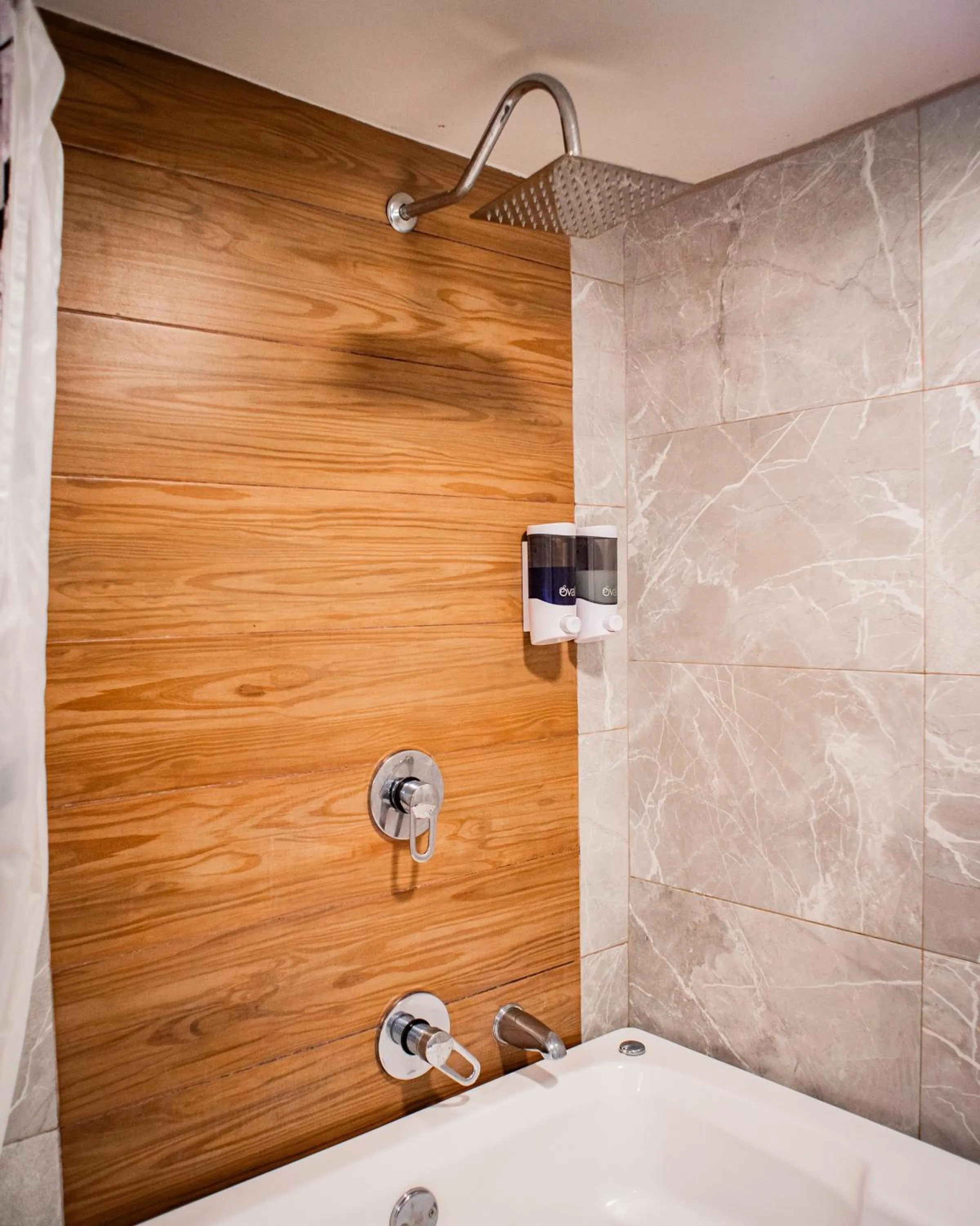 Shower in HOTEL EX HACIENDA EL MOLINO