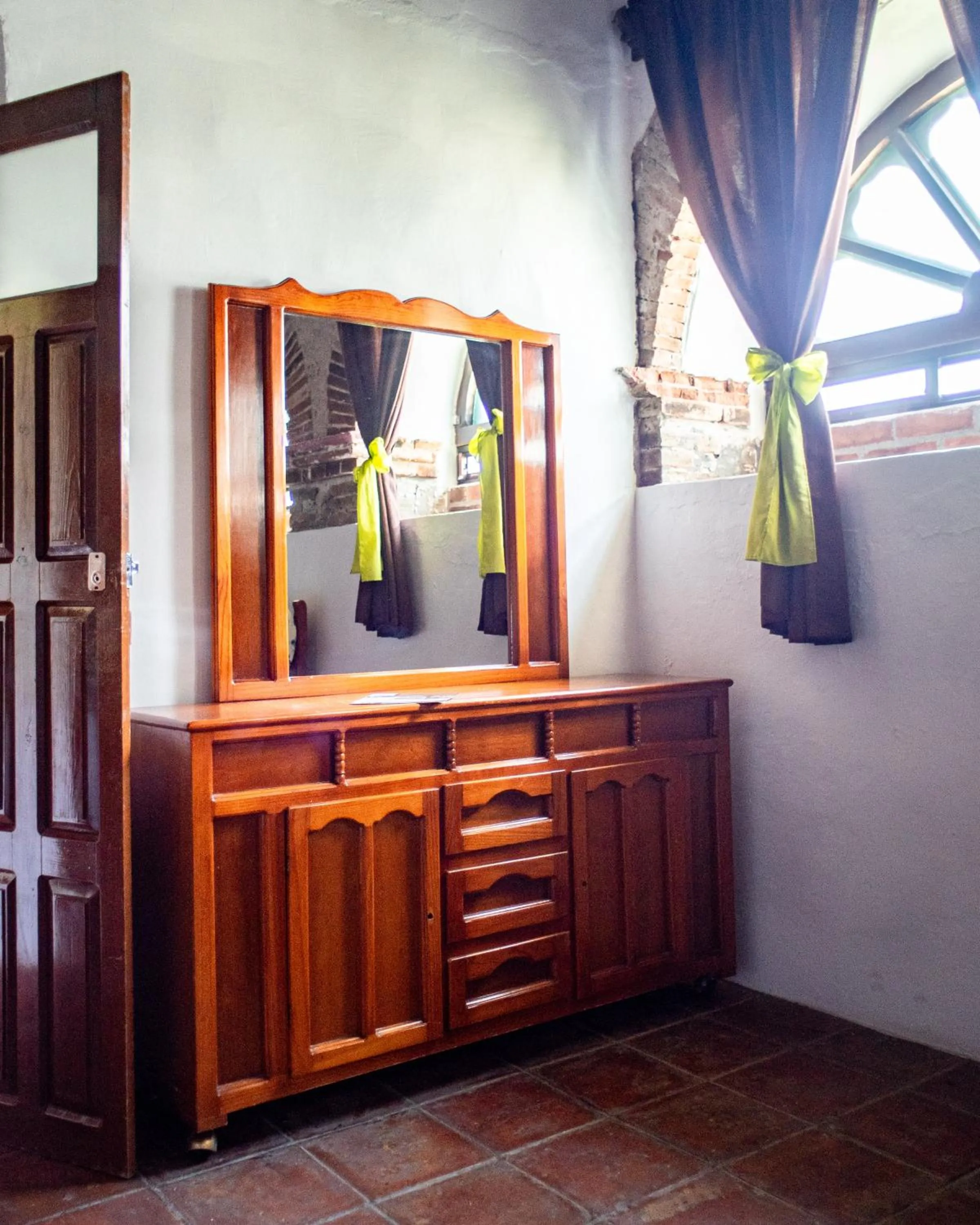 wardrobe in HOTEL EX HACIENDA EL MOLINO