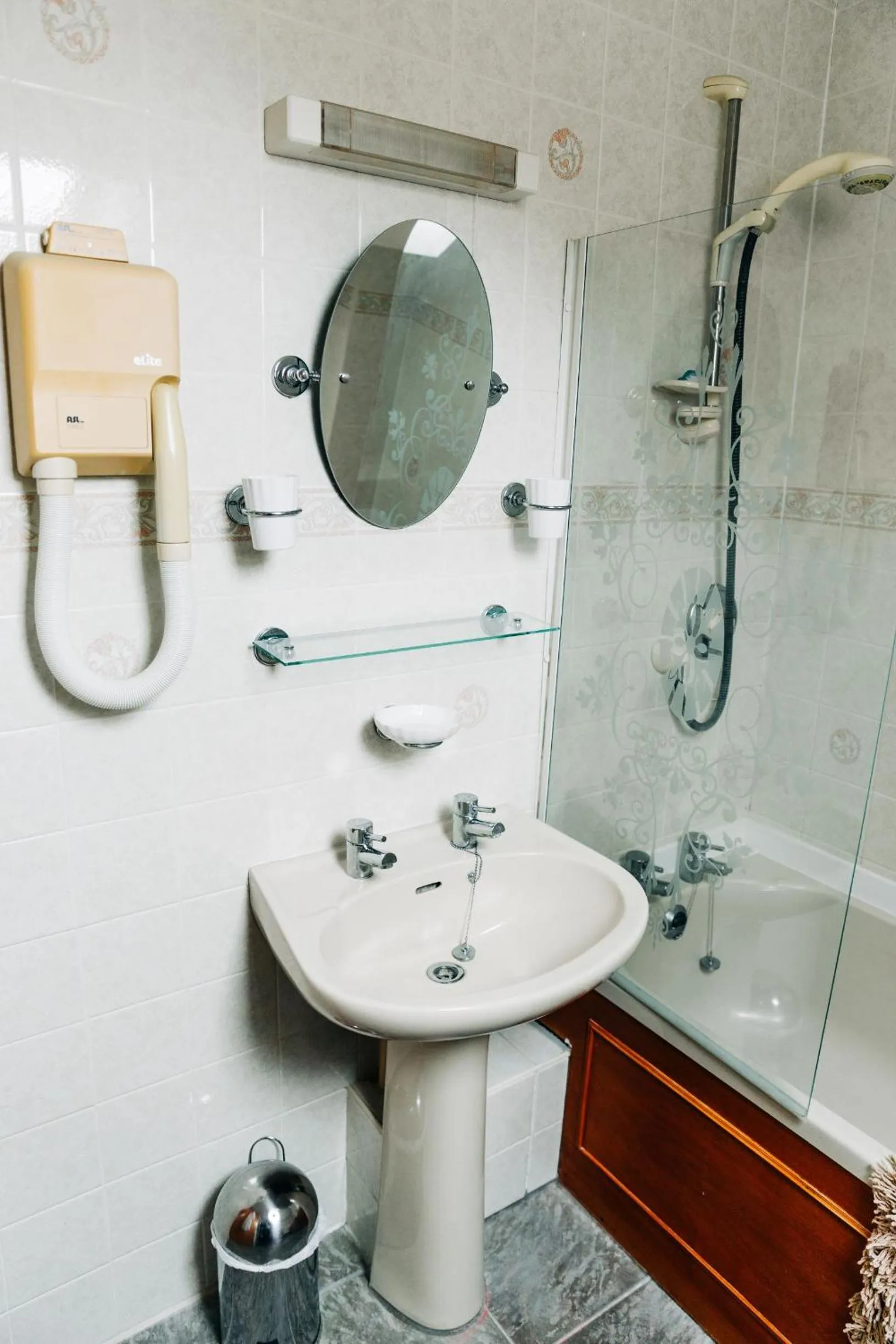 Bathroom in The Farmhouse Lochmeyler