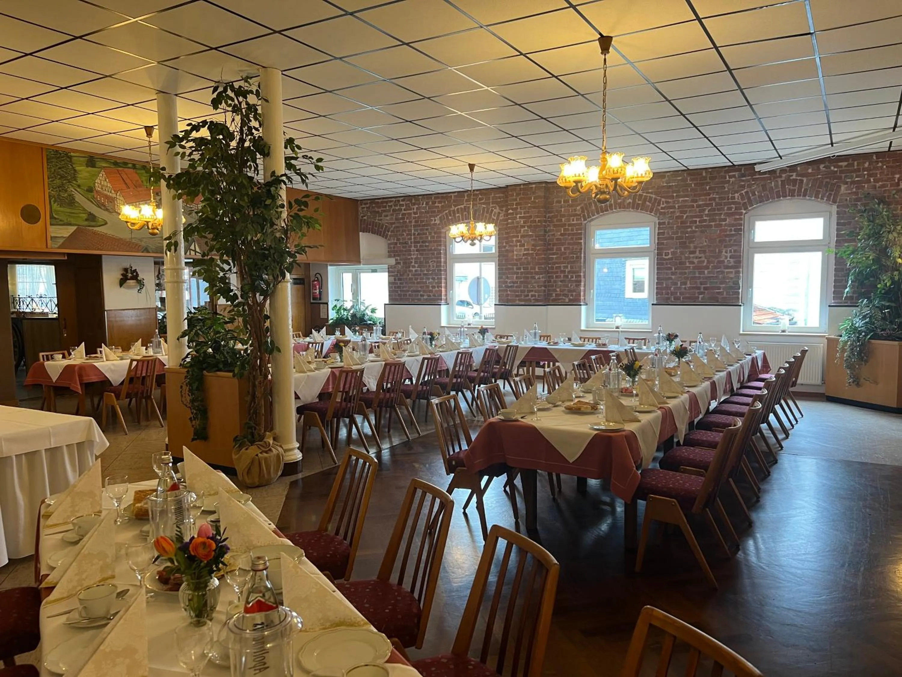 Restaurant/places to eat in Hotel Orthwein -kostenfreie Parkplätze-