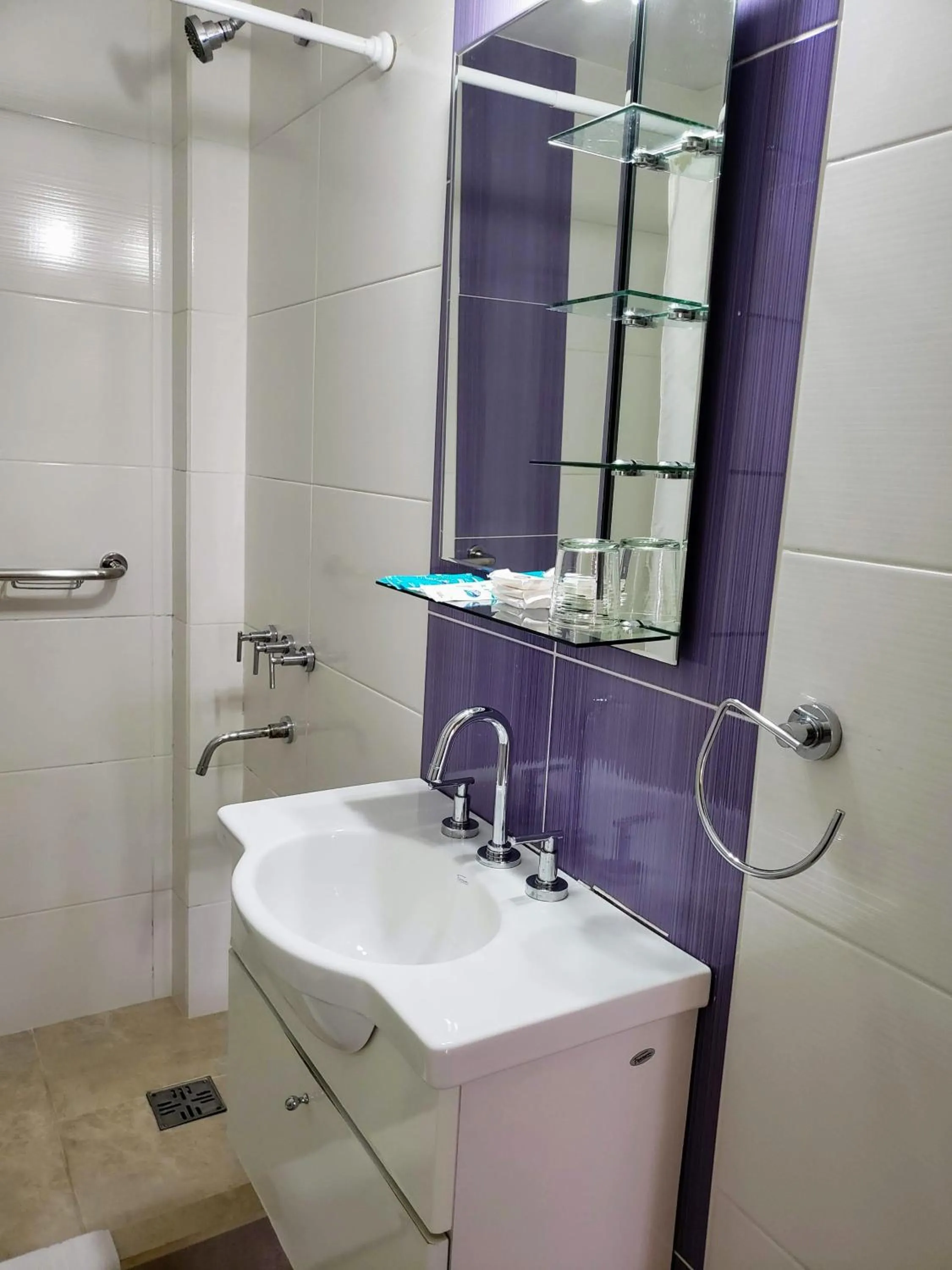 Bathroom in Hotel Continental