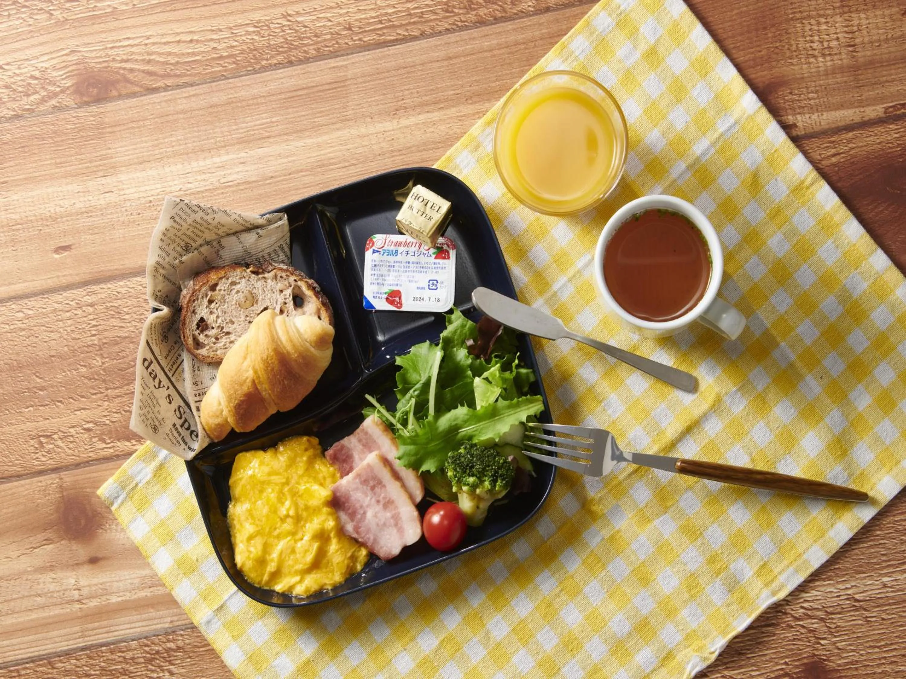 Buffet breakfast in Keio Presso Inn Kanda