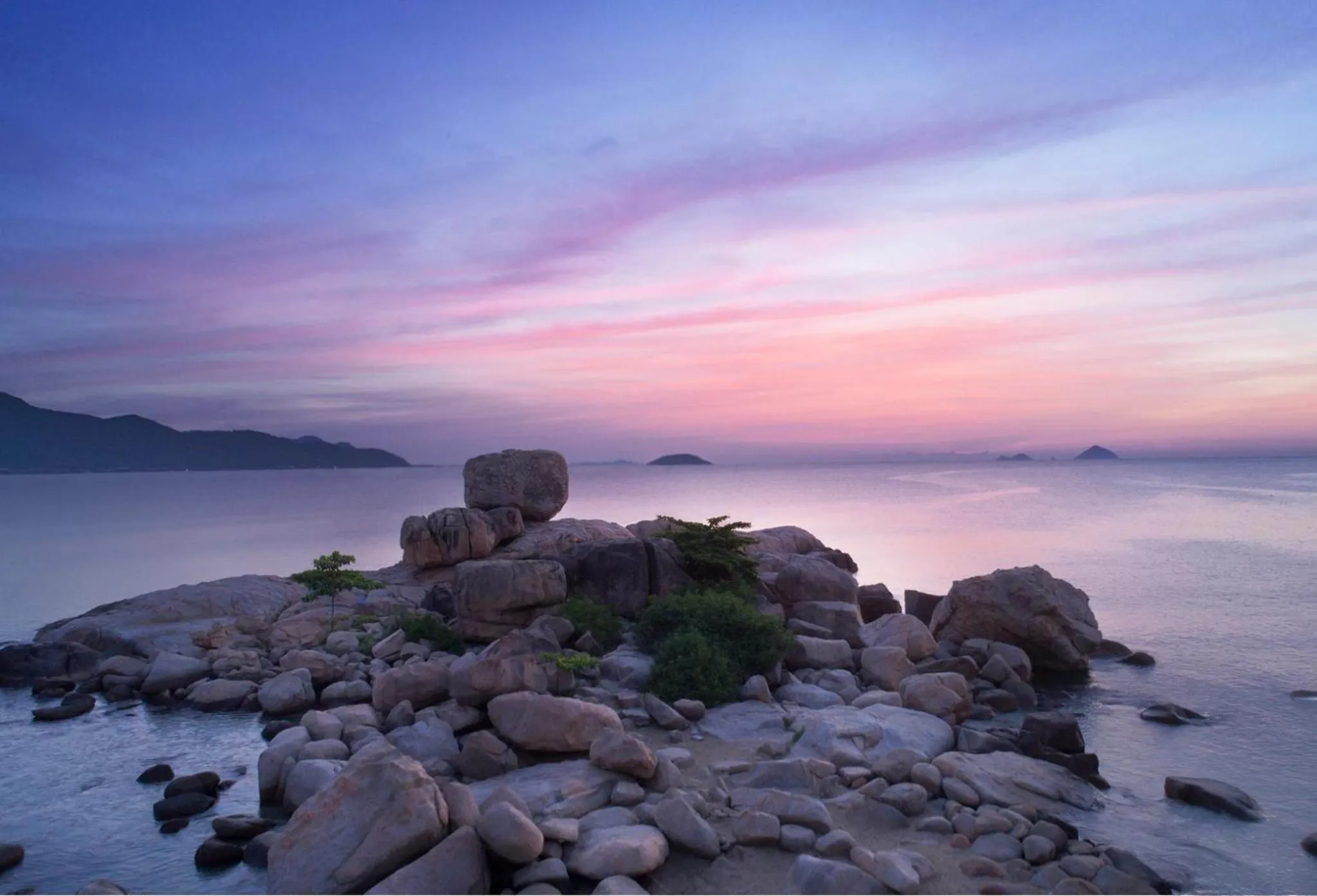 TITAN HOTEL - Formerly known as Golden Lotus Central Hotel