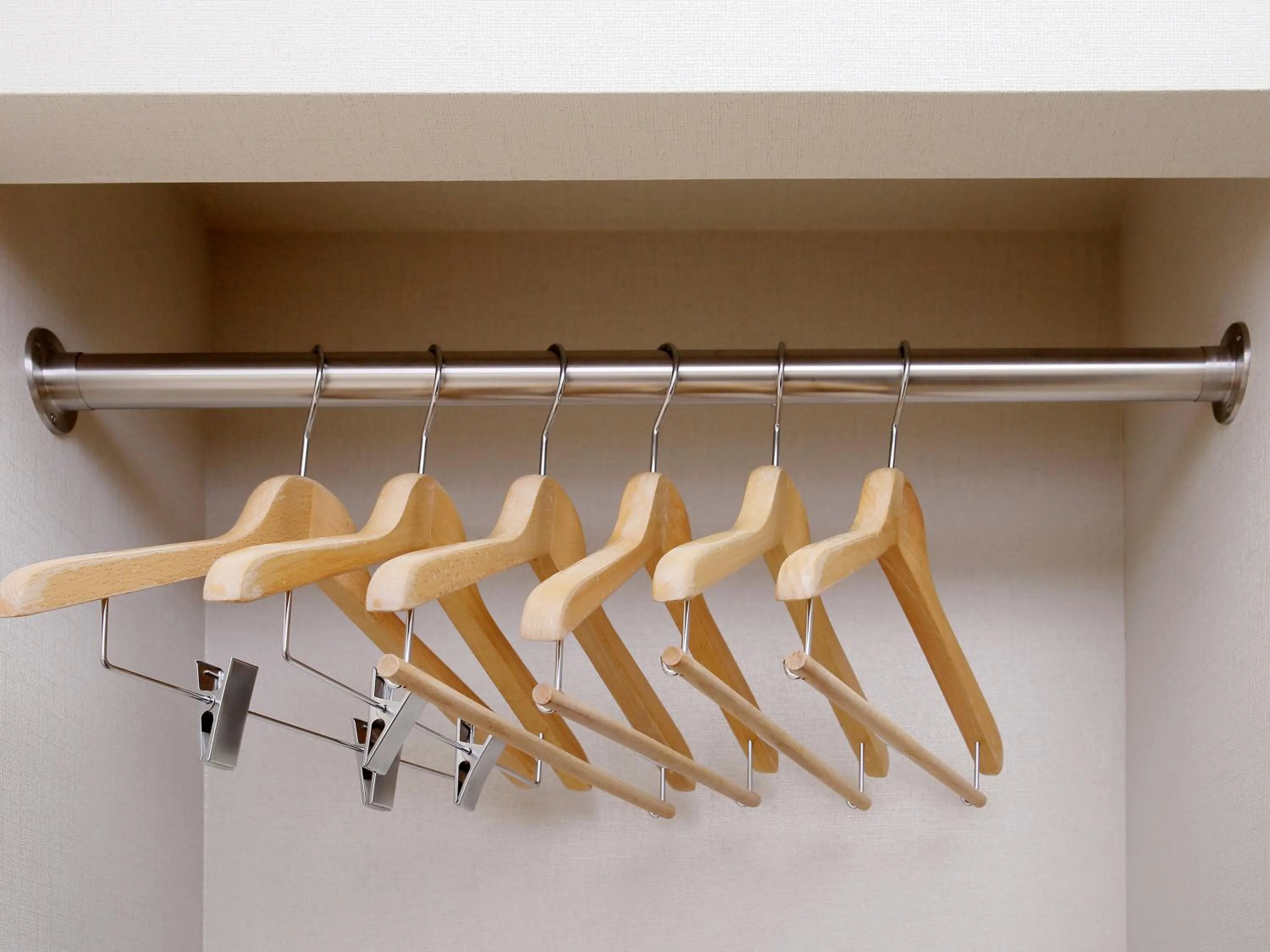 wardrobe in Keio Presso Inn Otemachi