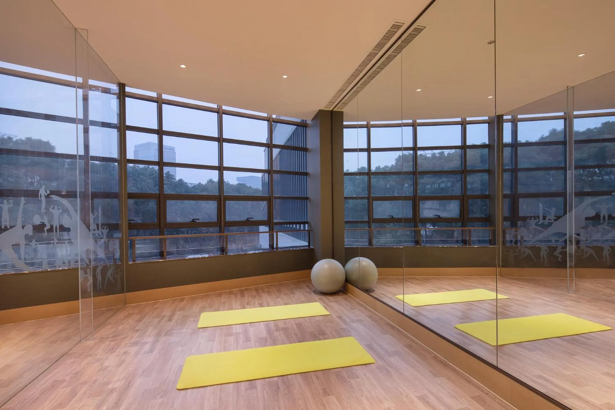 Activities in Somerset Zhuankou Wuhan