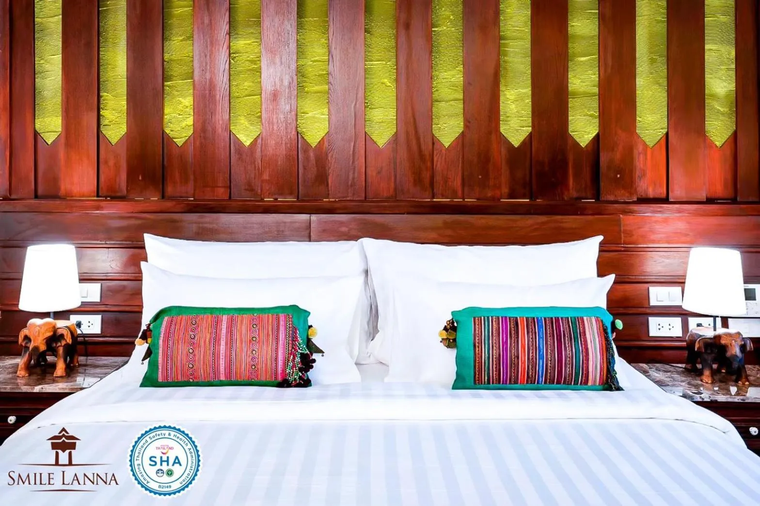 Bed in Smile Lanna Hotel