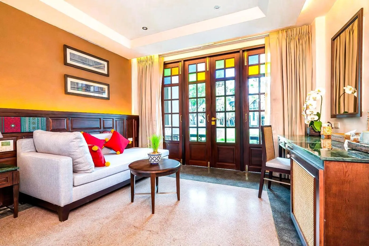 Facade/entrance in Smile Lanna Hotel