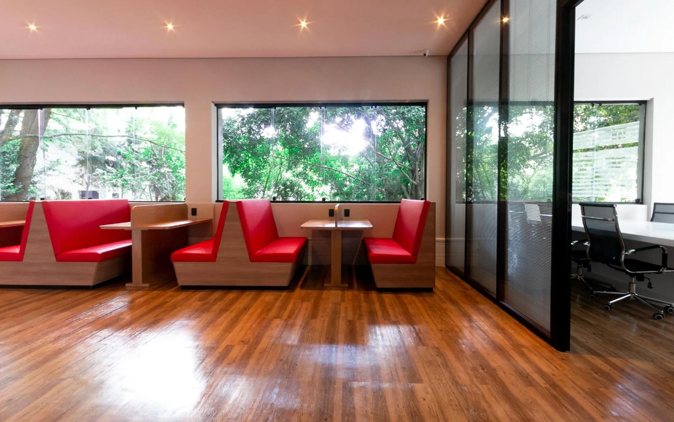 Meeting/conference room in Ez Aclimação Hotel