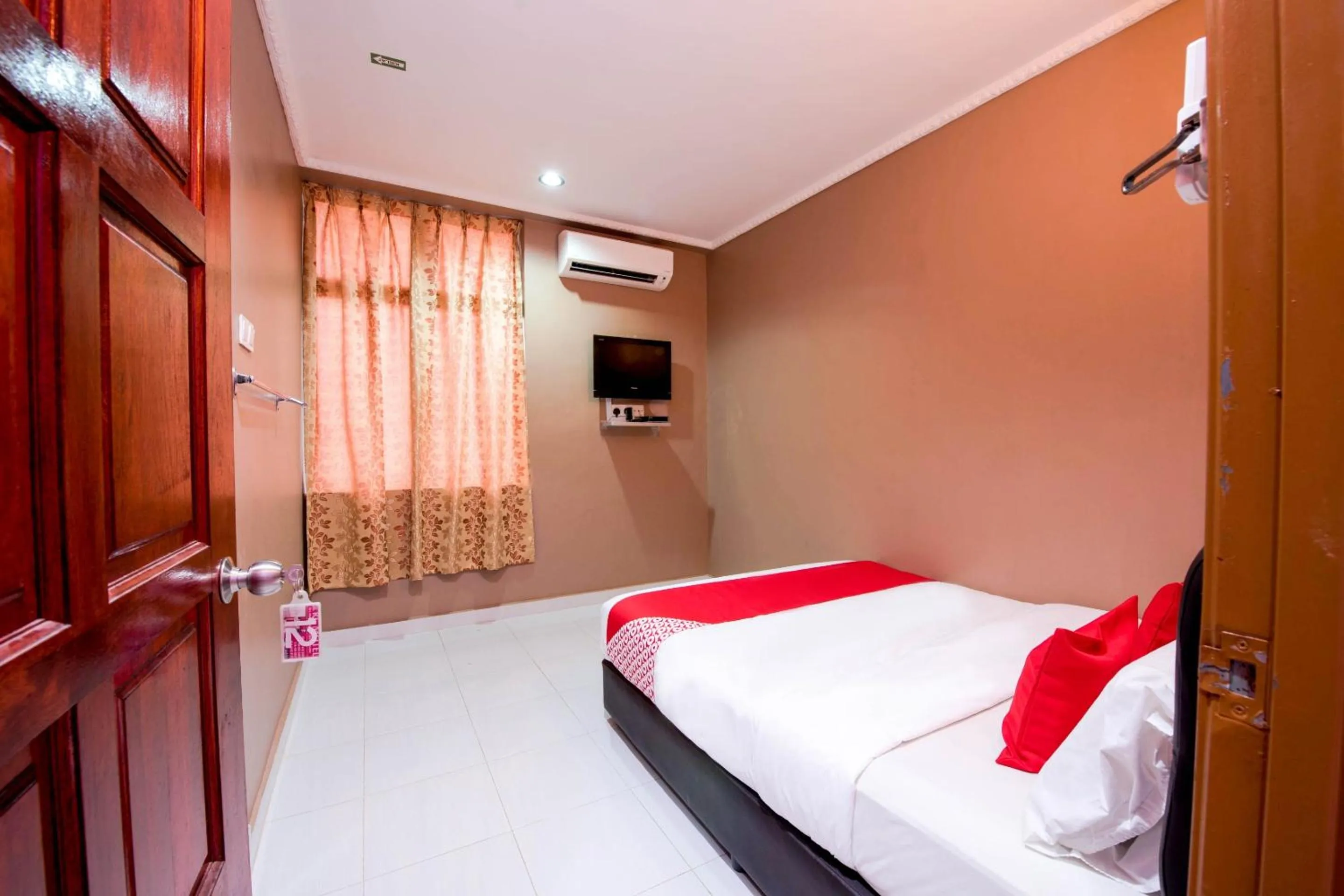 Bedroom, Bed in Hotel O Rg Motel