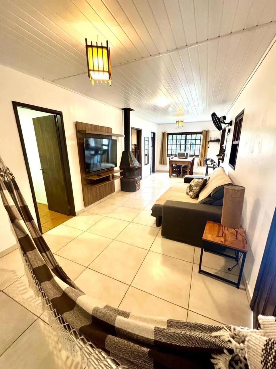 Communal lounge/ TV room in Pousada Lagoa Encantada