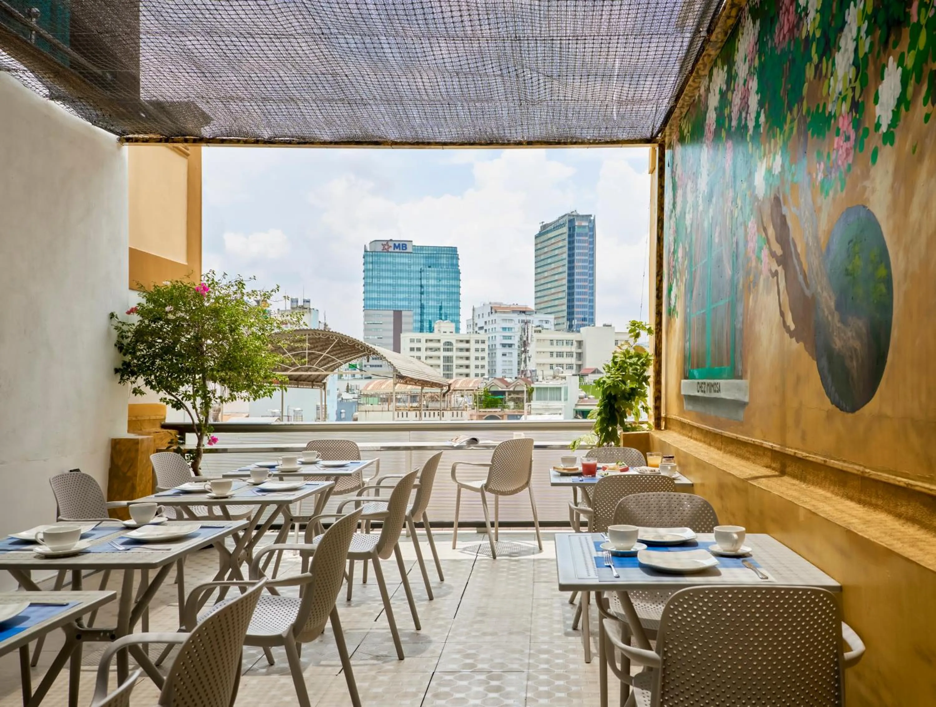 Restaurant/places to eat in Chez Mimosa Petite - Free Laundry