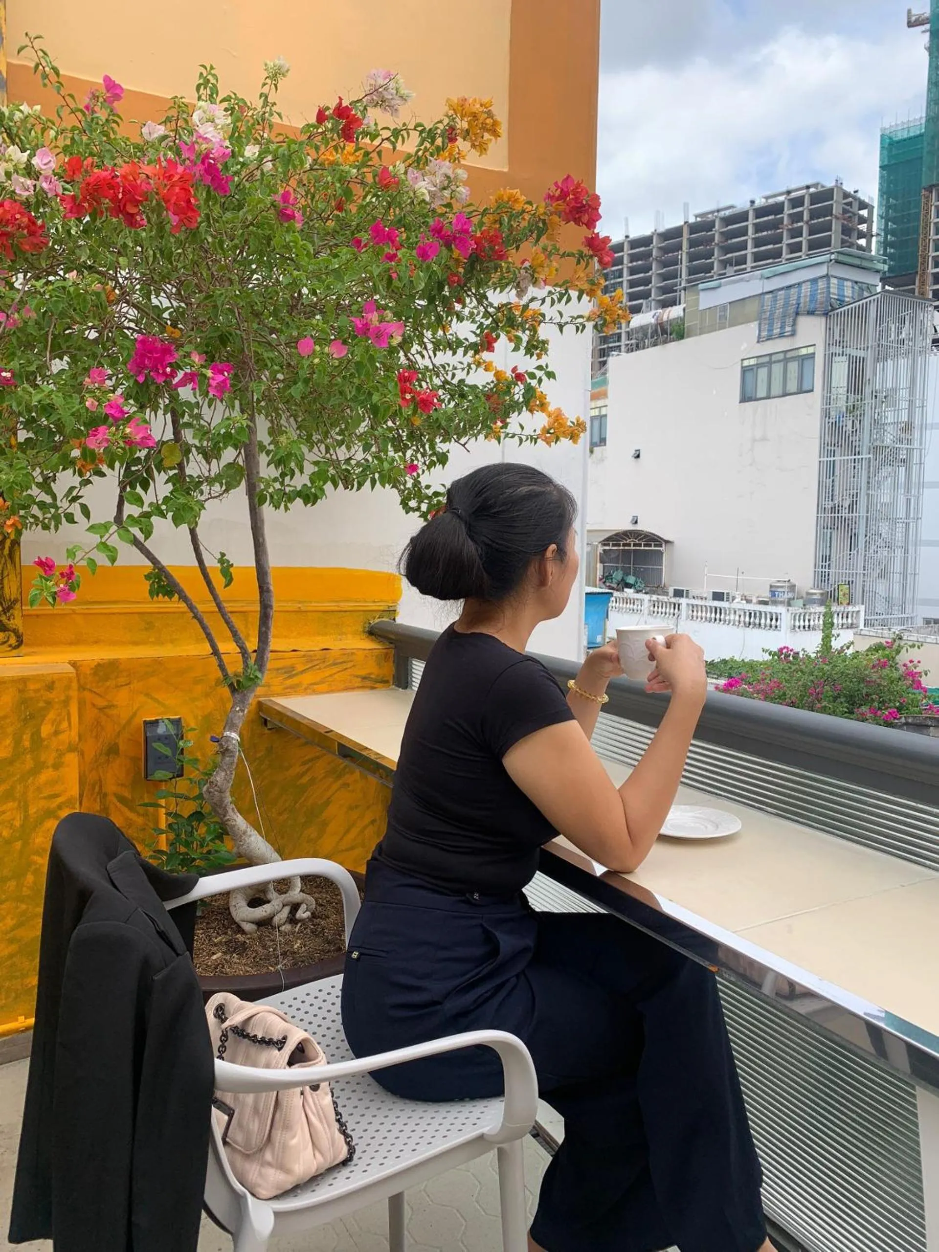 Restaurant/places to eat in Chez Mimosa Petite - Free Laundry