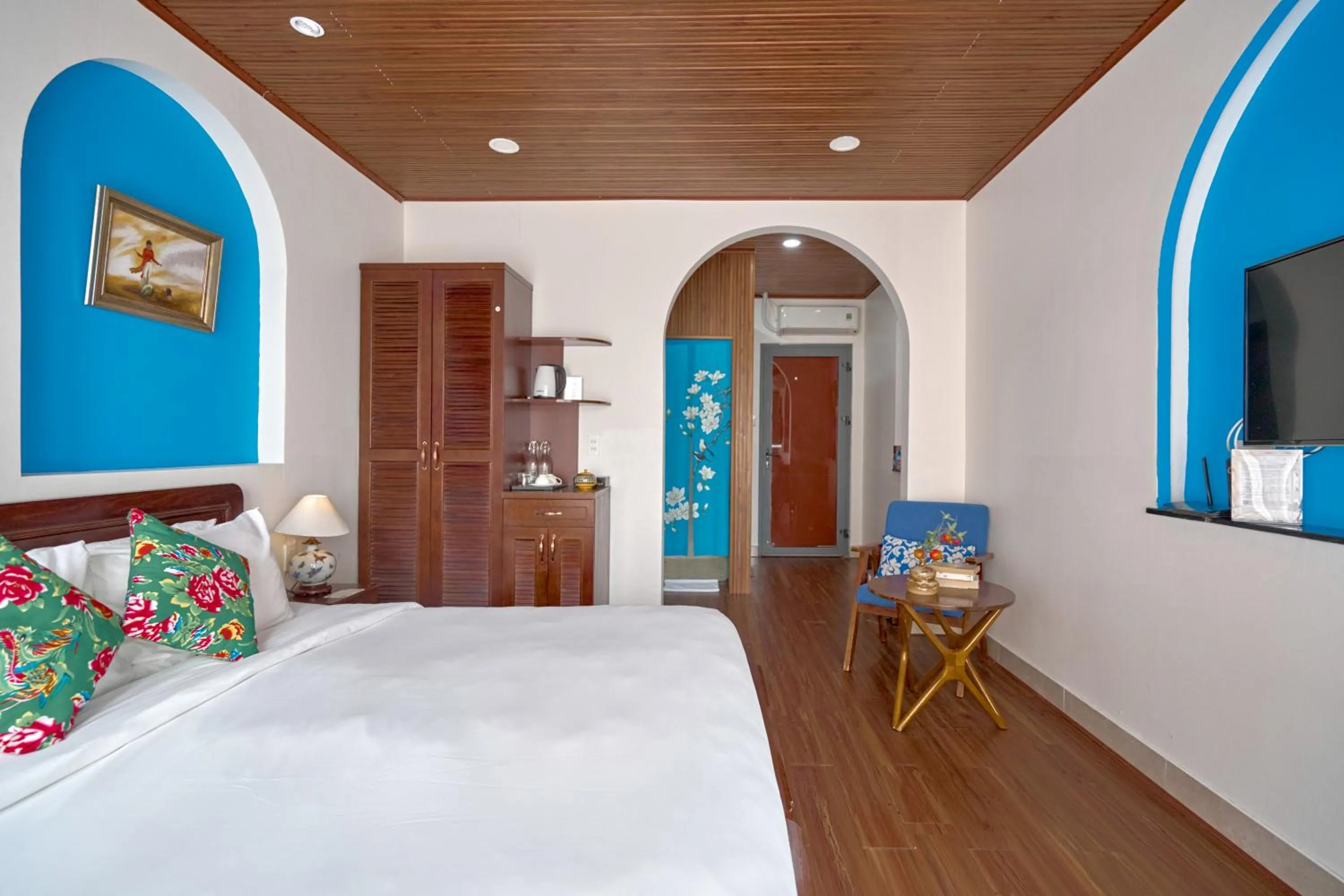 Photo of the whole room, Bed in Chez Mimosa Petite - Free Laundry