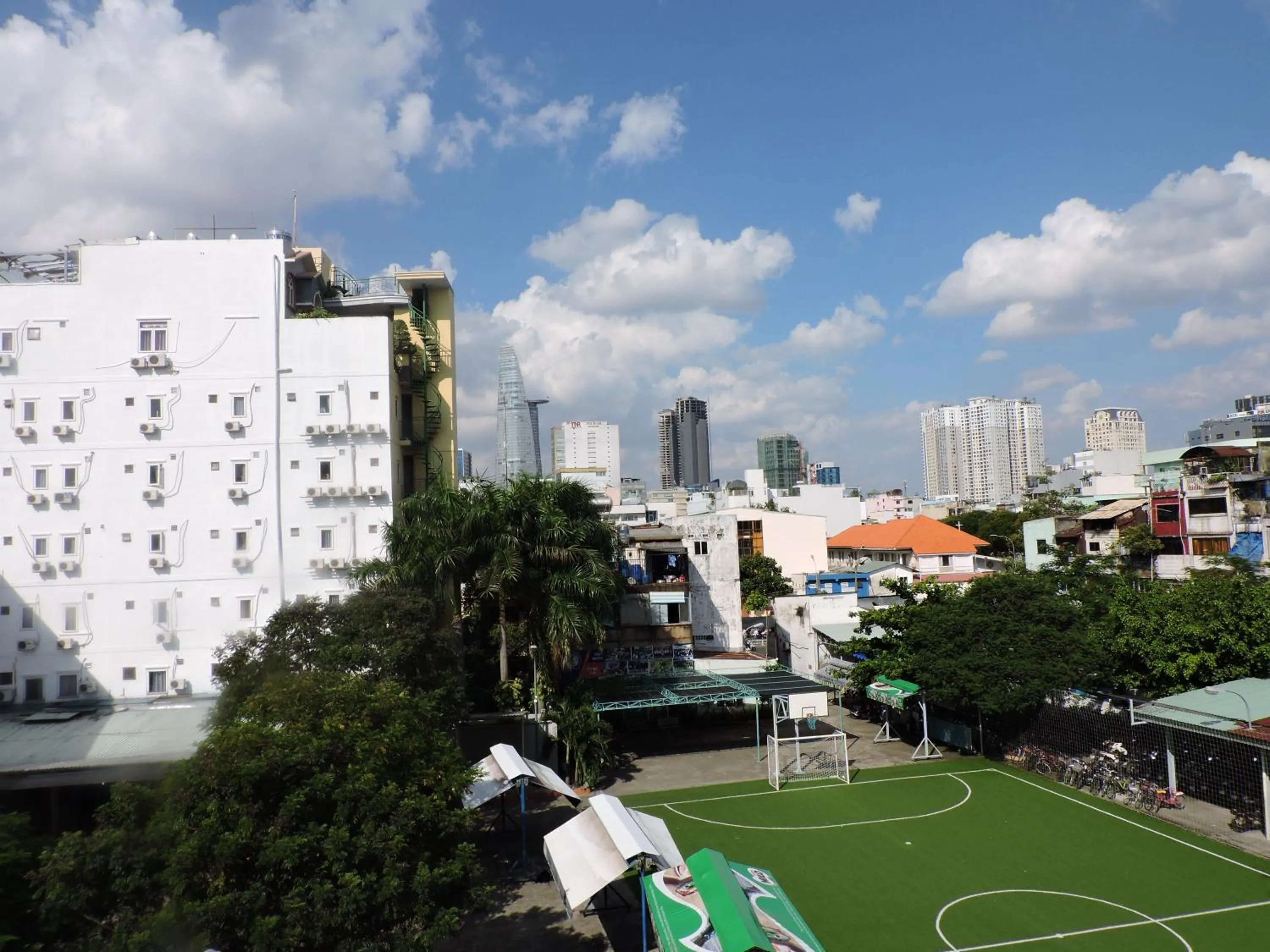 City view in Chez Mimosa Petite - Free Laundry