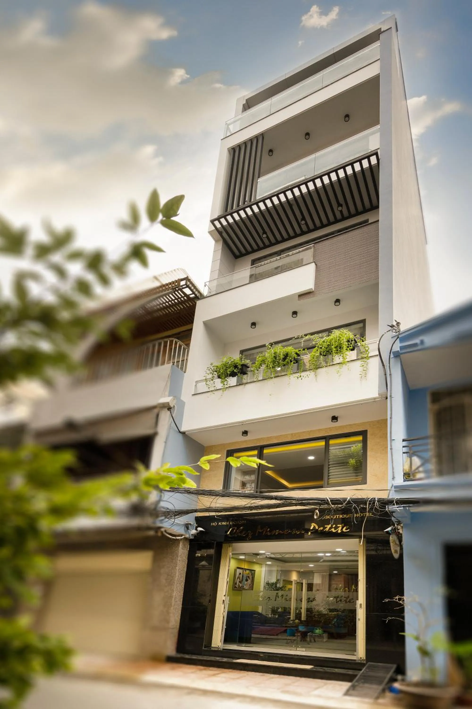 Facade/entrance in Chez Mimosa Petite - Free Laundry