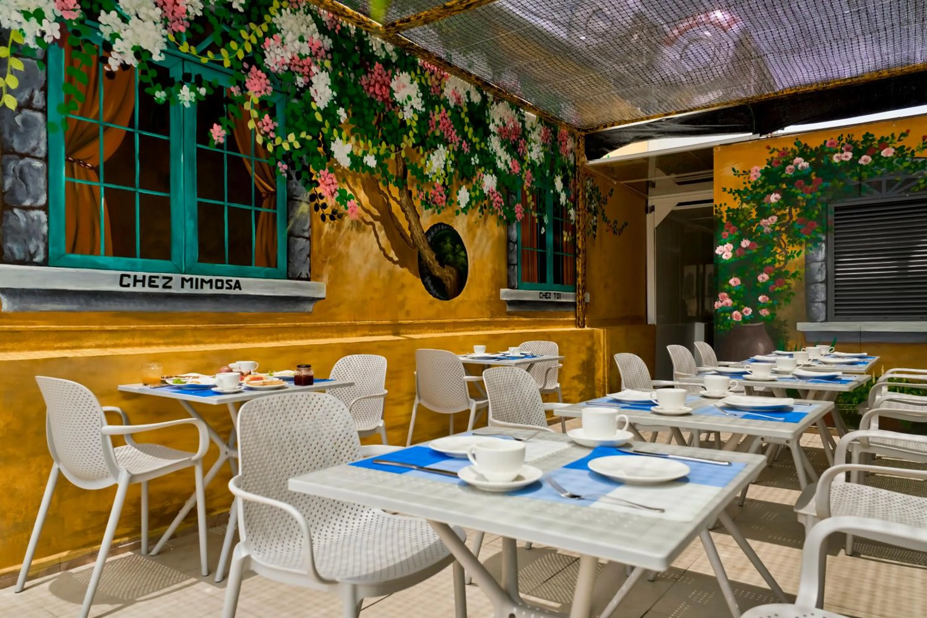 Breakfast in Chez Mimosa Petite - Free Laundry