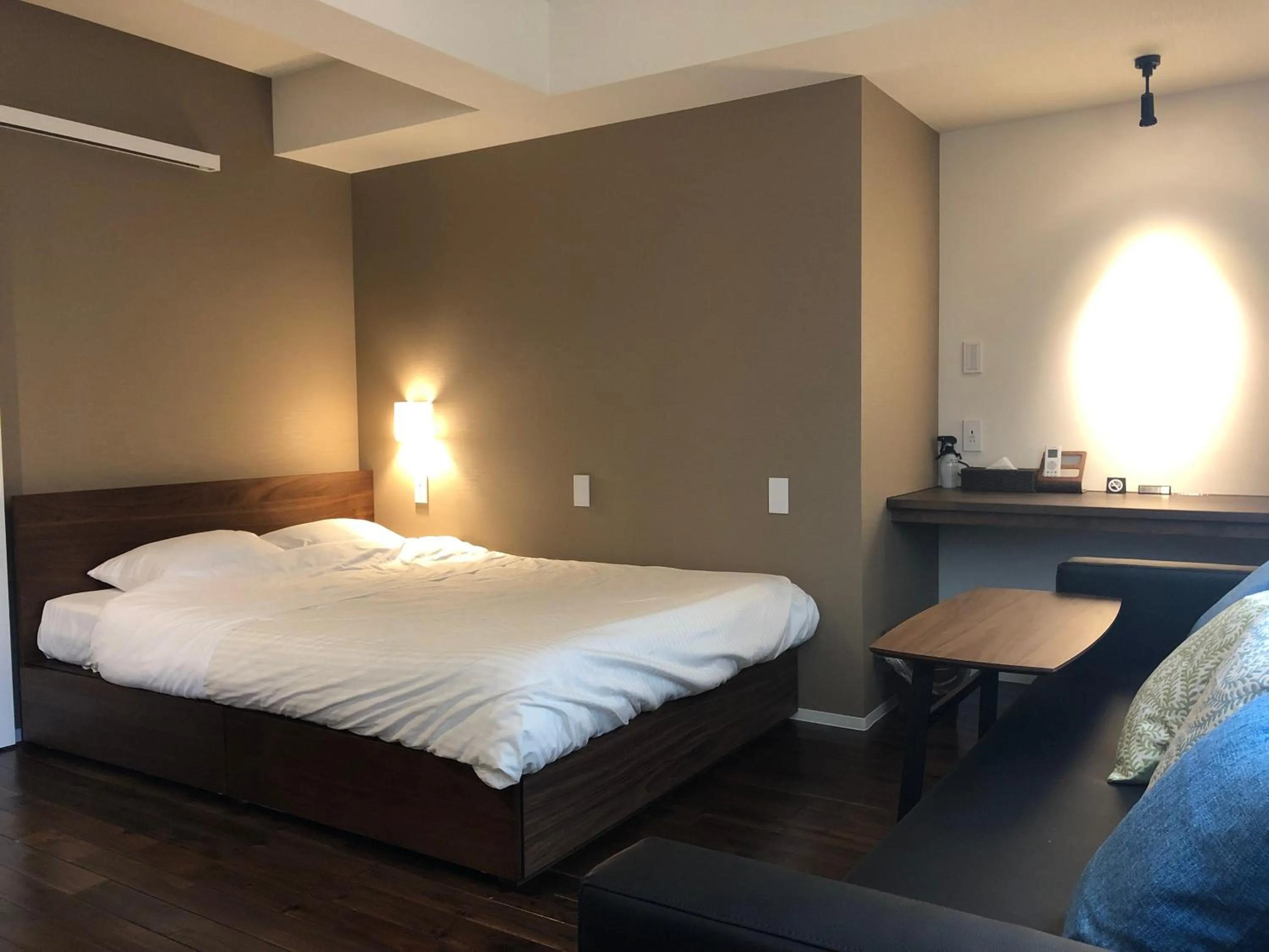 Photo of the whole room, Bed in Condominium MIRAHAKONE