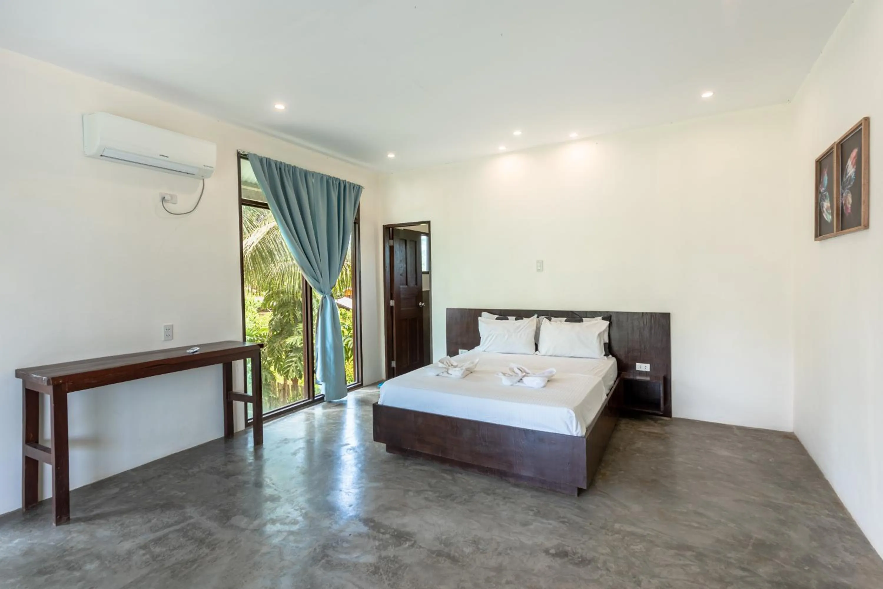 Bed in Ohana Resort Siargao